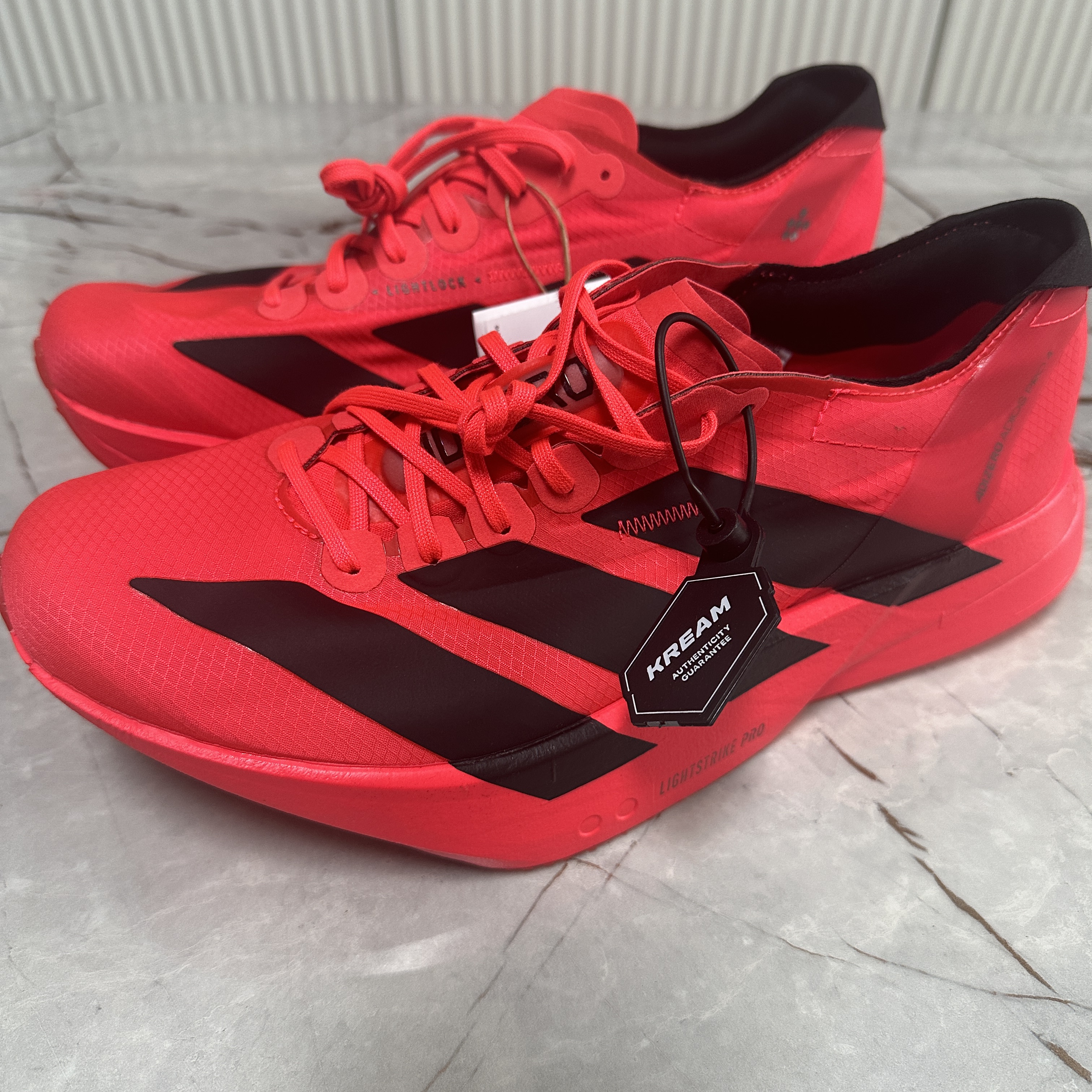 Adidas Adizero Adios Pro 4 Lucid Red Core Black 착용 스타일