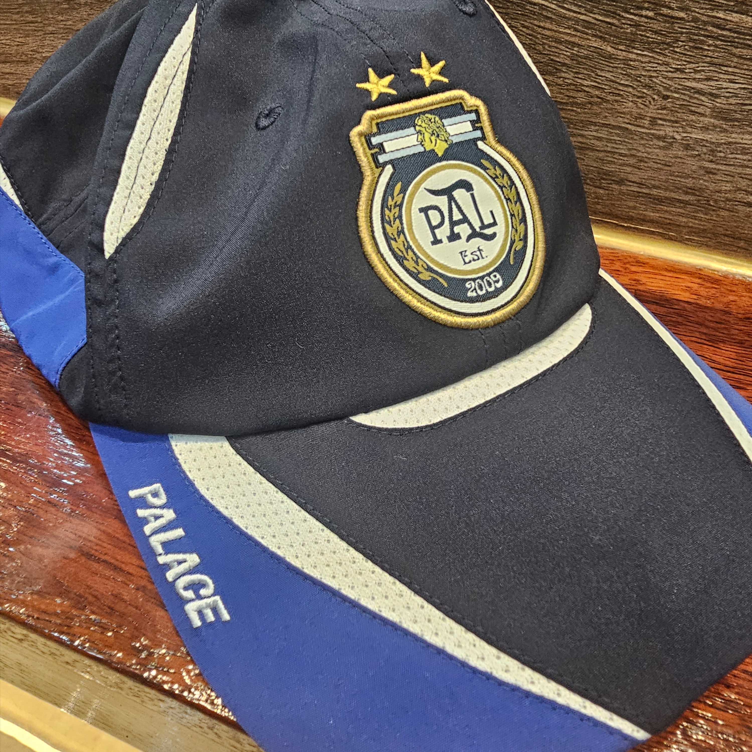 Palace Pro Shell 6-Panel Navy - 23FW 착용 스타일
