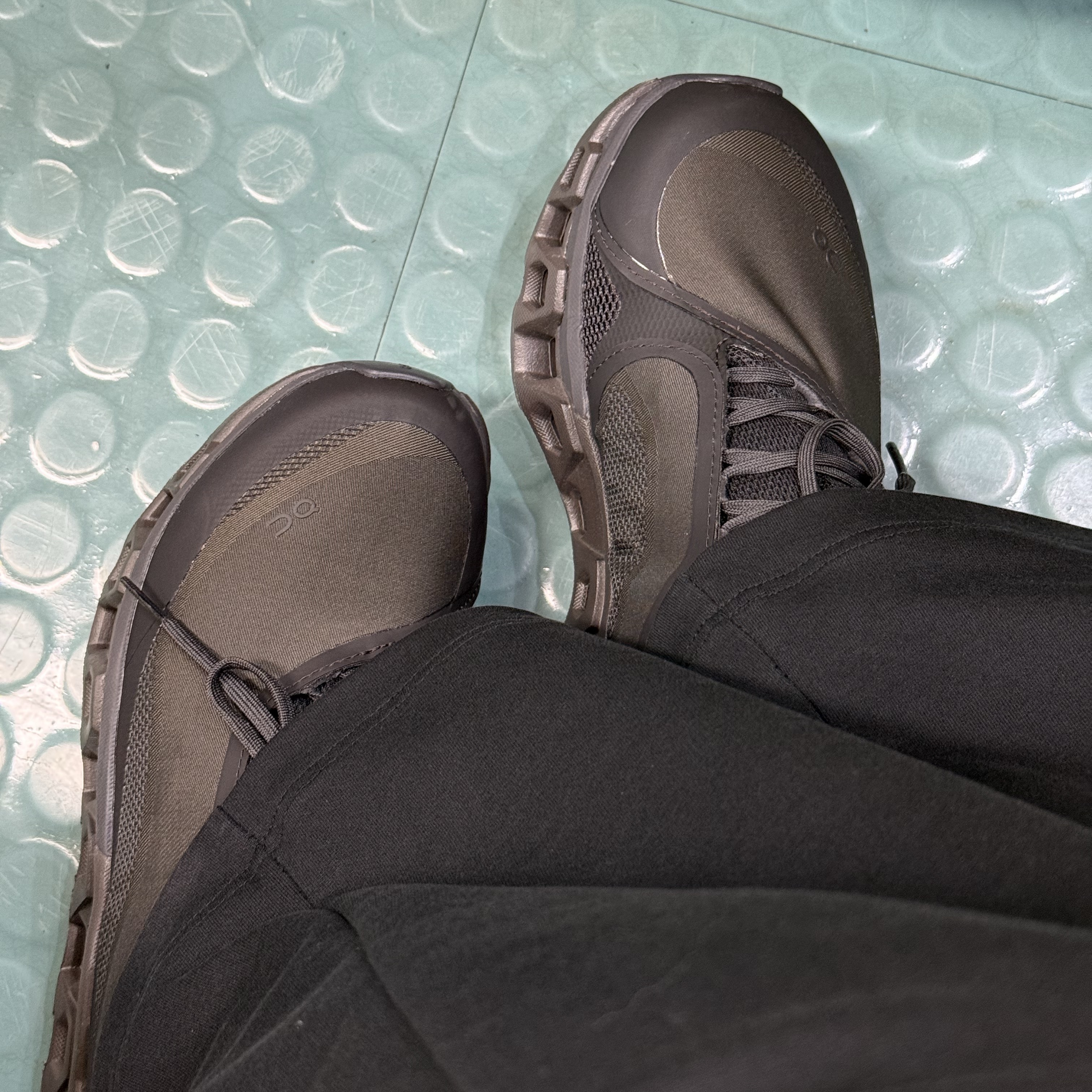 (W) On Running x Post Archive Faction (Paf) Cloudmonster 2 Thorn Brown 착용 스타일