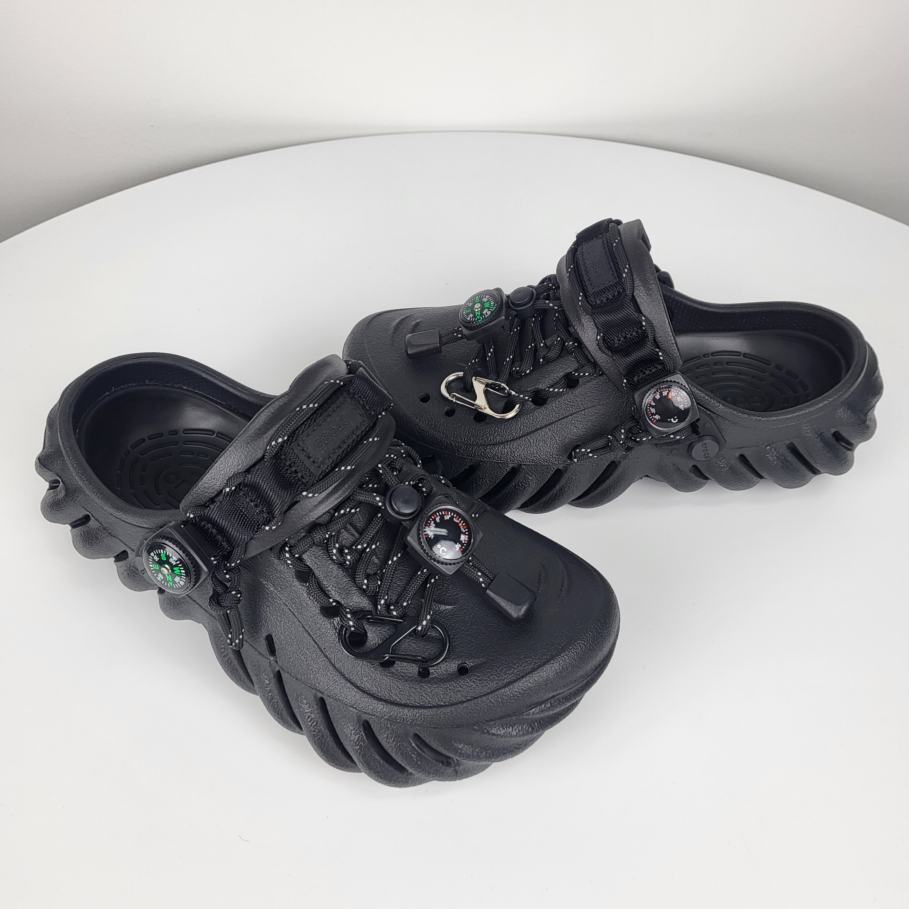 Crocs Echo Clog Black, Crocs Echo Clog Bone Black 착용 스타일 - 2