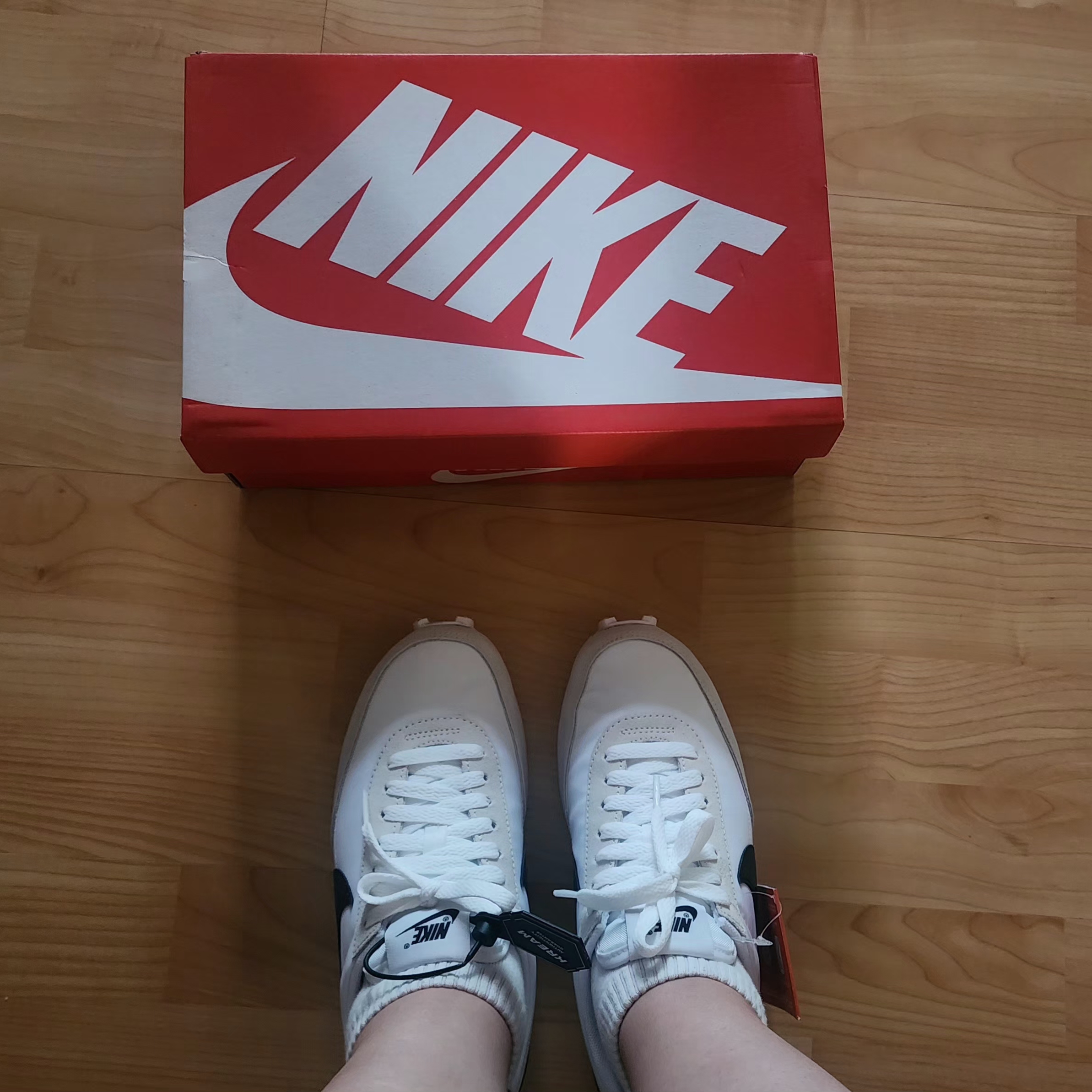 (W) Nike Daybreak Summit White Black 착용 스타일 - 2