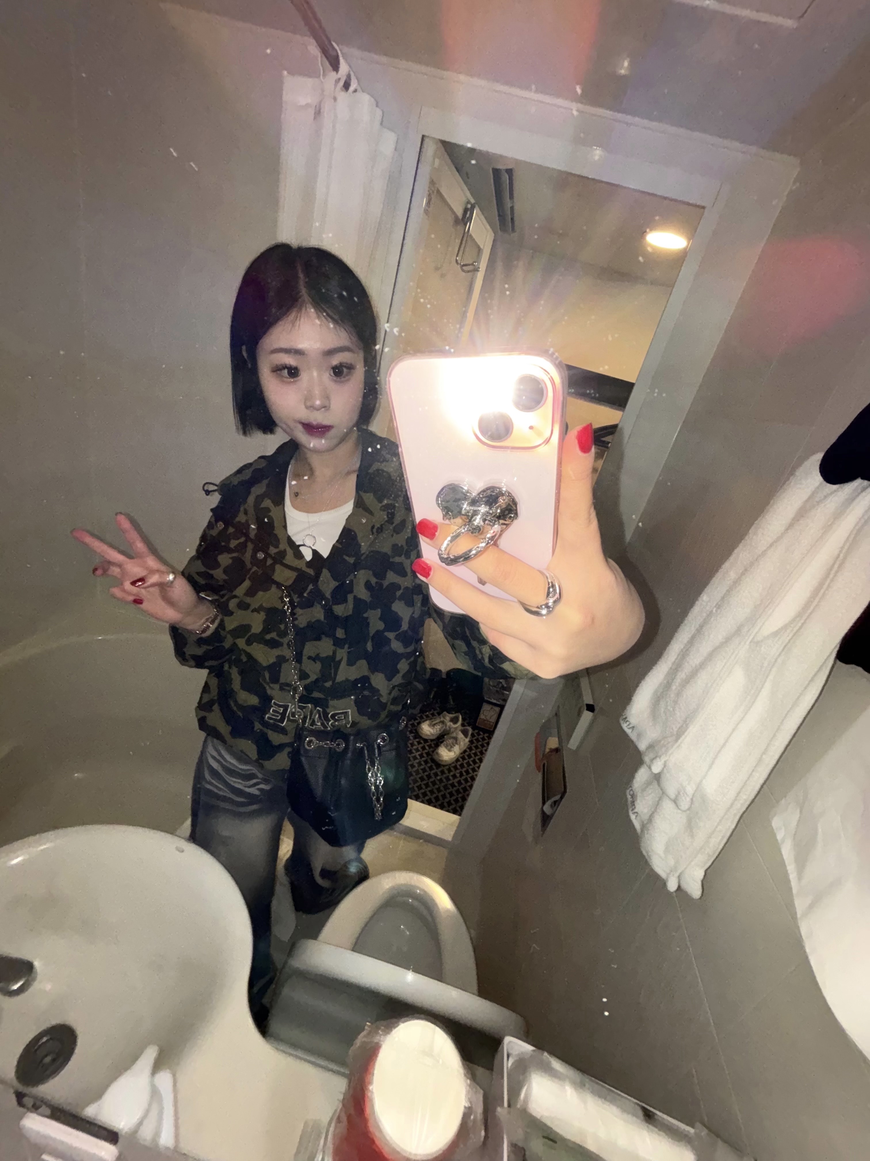 BAPE Crinkle Effect 1st Camo Half Zip Hoodie Jacket Green, BAPE ABC Camo NYC Logo Mesh Cap Blue 착용 스타일 - 6