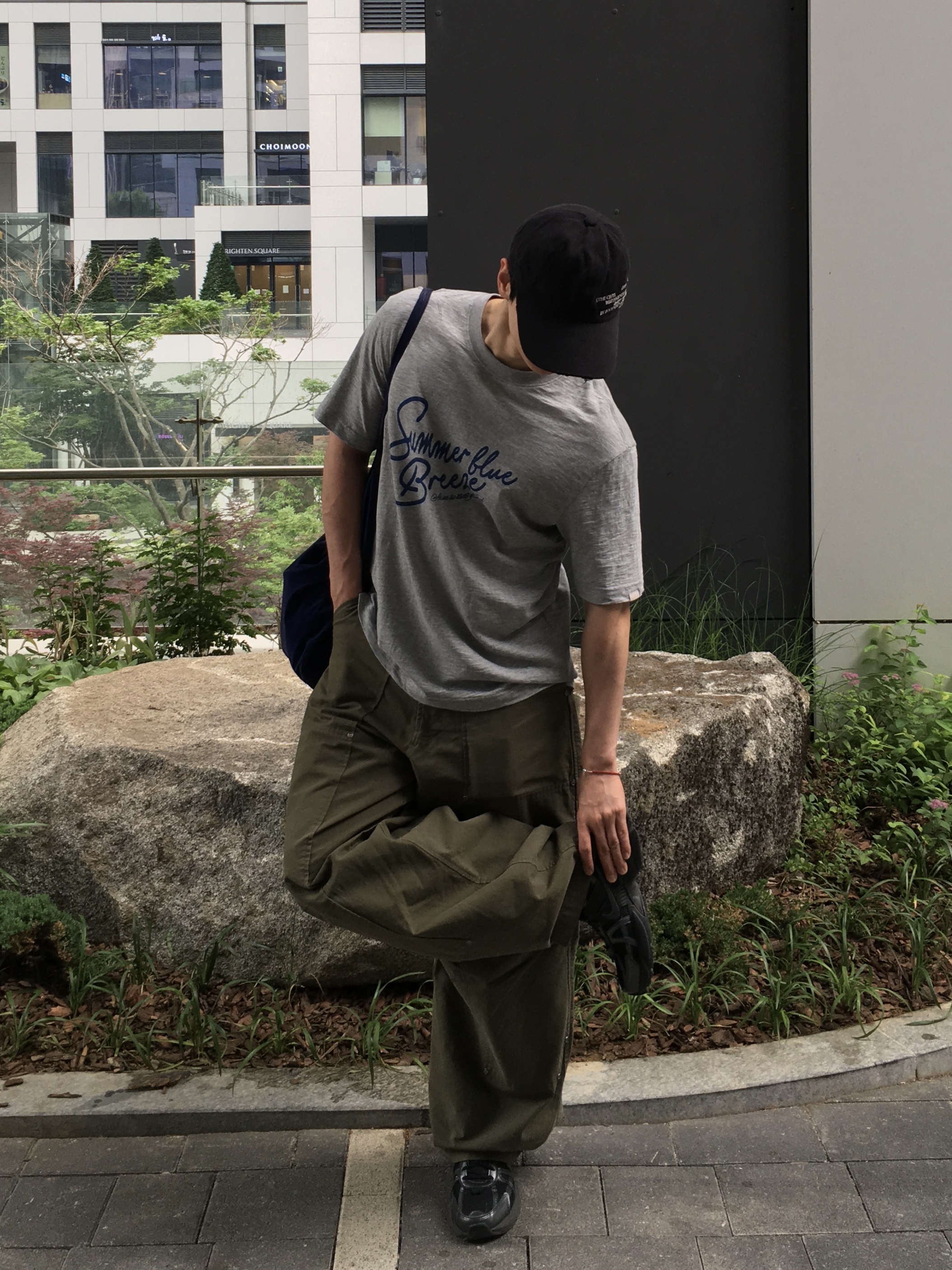 Nike V2K Run Black Anthracite, Etce Raptor Cargo Pants Khaki Beige 착용 스타일