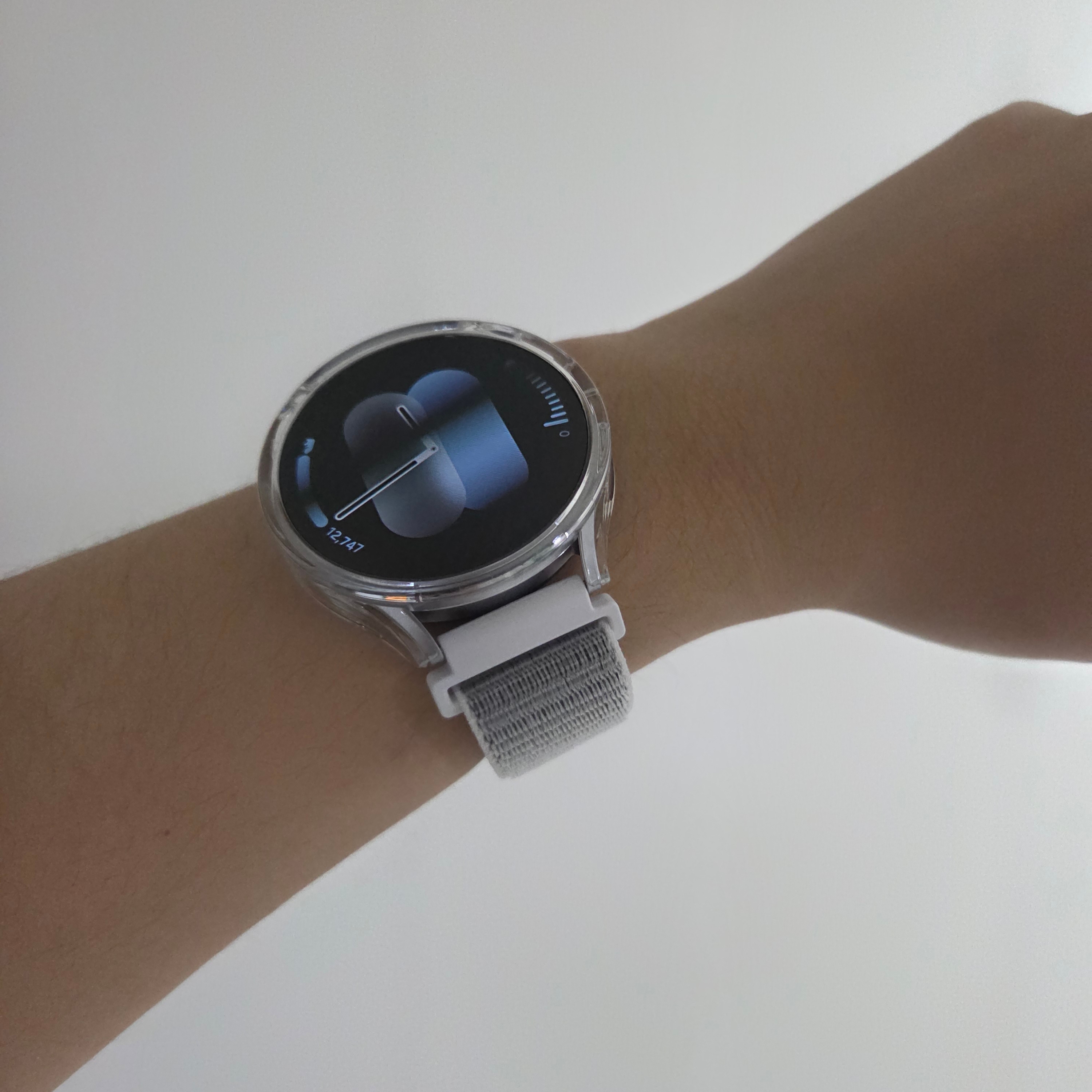 Samsung Galaxy Watch7 44mm Bluetooth Silver (Korean Ver.) 착용 스타일