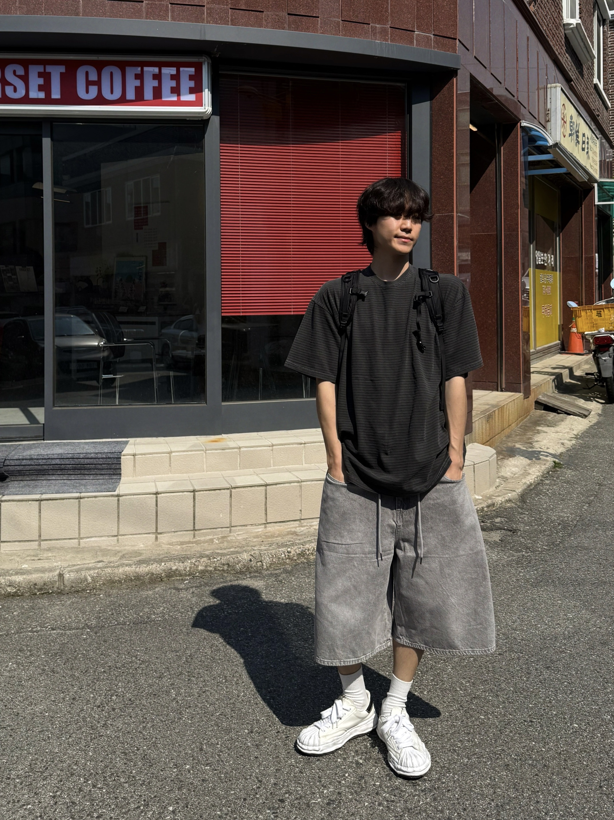 Maison Mihara Yasuhiro Blakey OG Sole Canvas Low-top Sneakers White 착용 스타일 - 2