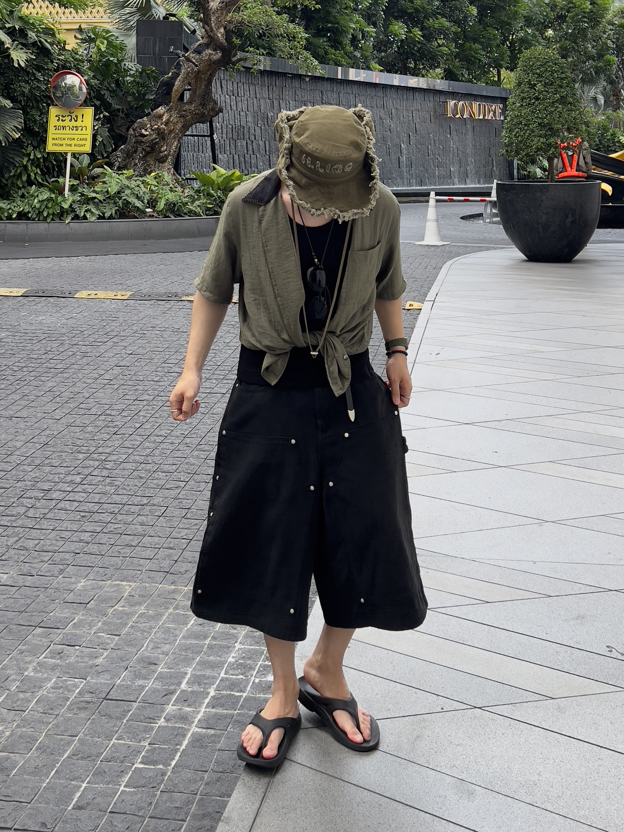 Oofos OOriginal Black 착용 스타일