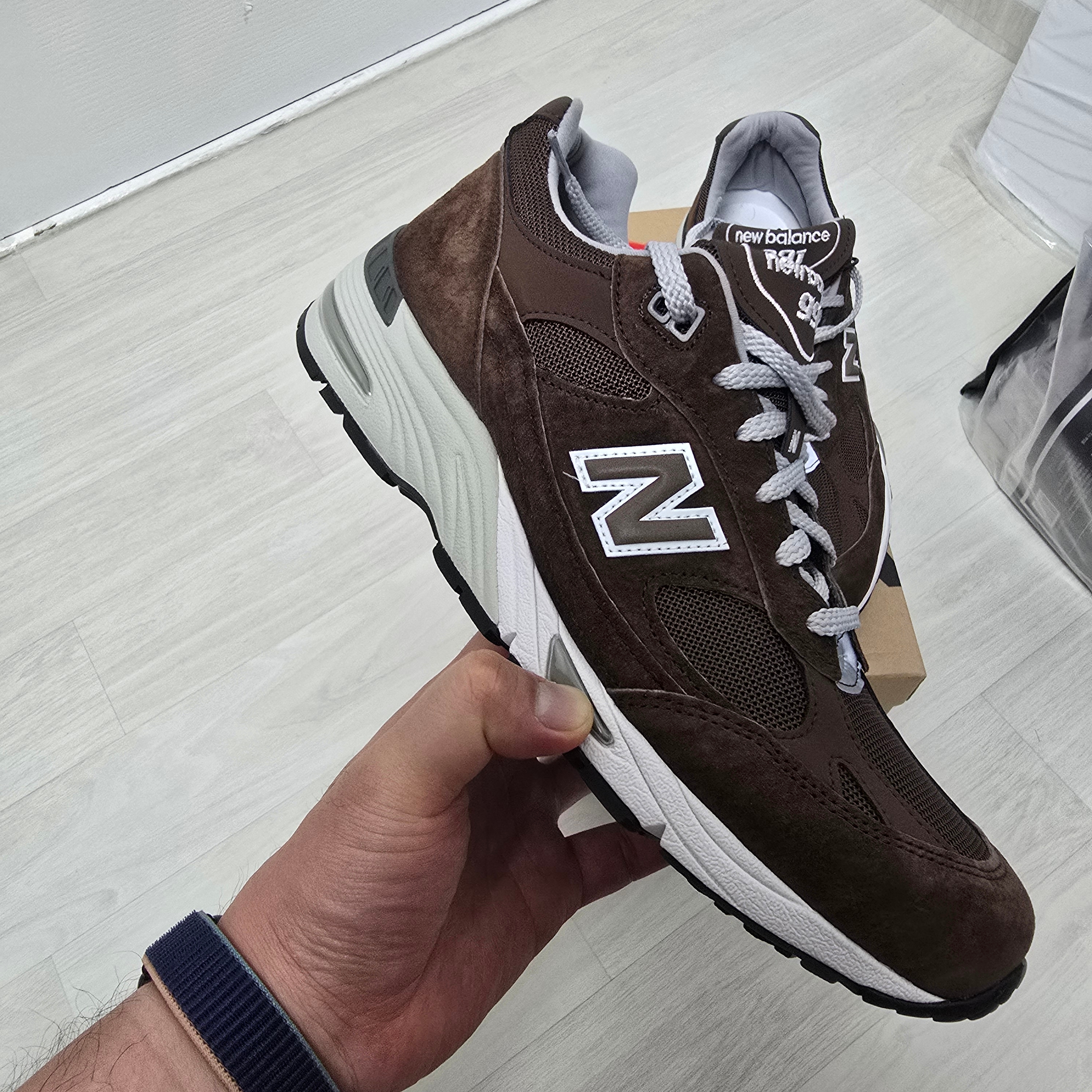 New Balance 991 Made in UK Mocha Brown 착용 스타일