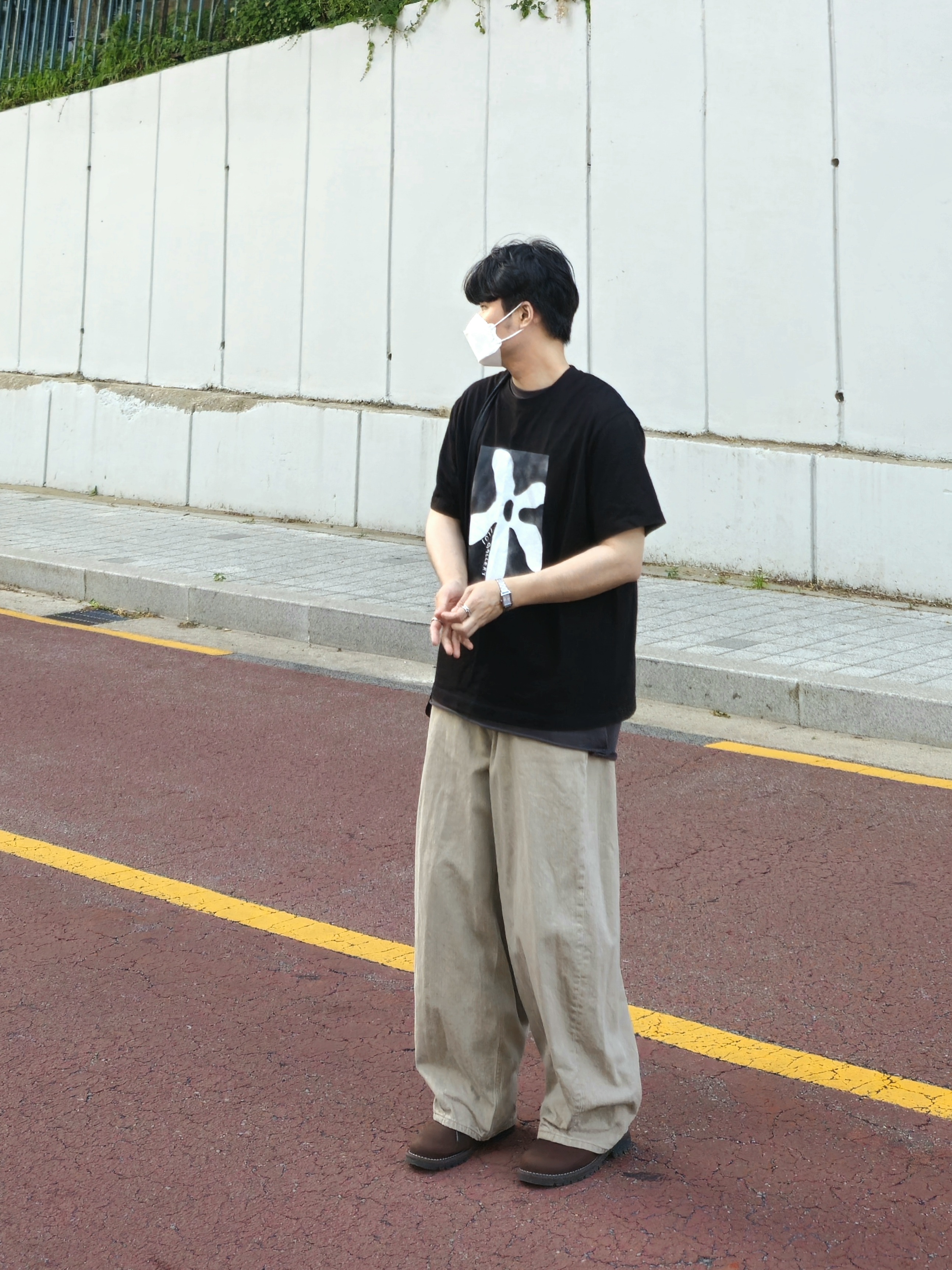 noun Wide Curved Denim Pants Sand Beige 착용 스타일 - 1