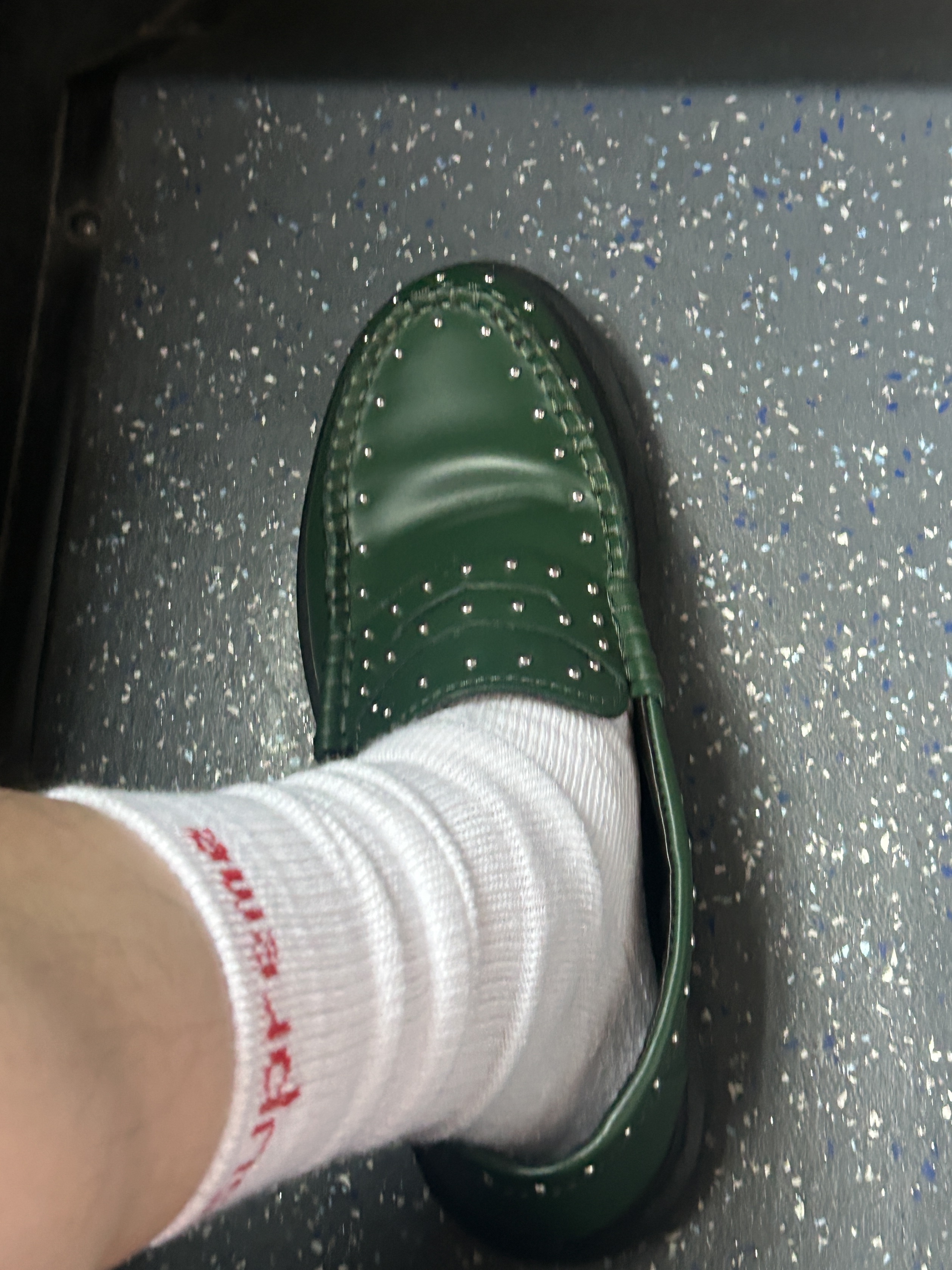 Dr. Martens x Supreme Studded Penton Loafers Dark Green - 25SS 착용 스타일 - 3