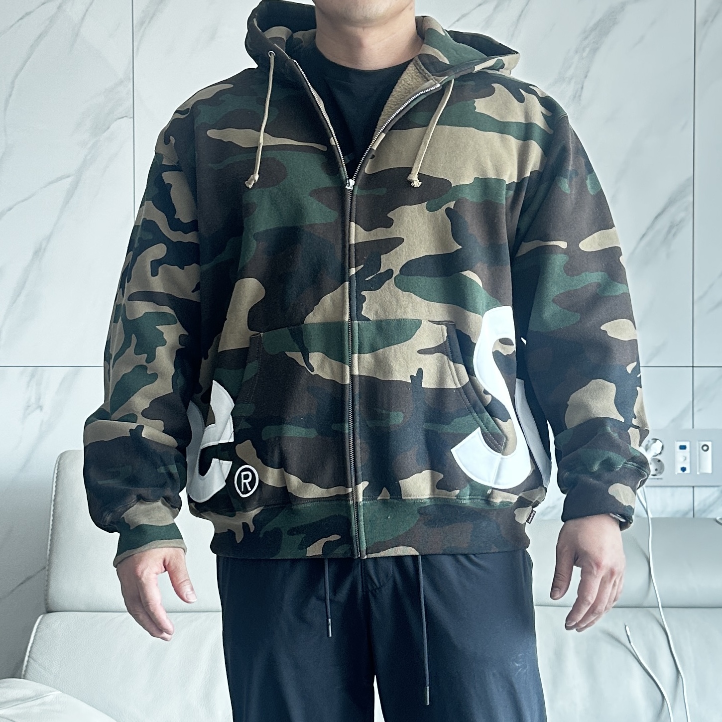 Supreme Big Logo Zip Up Hooded Sweatshirt Woodland Camo - 25SS 착용 스타일 - 6