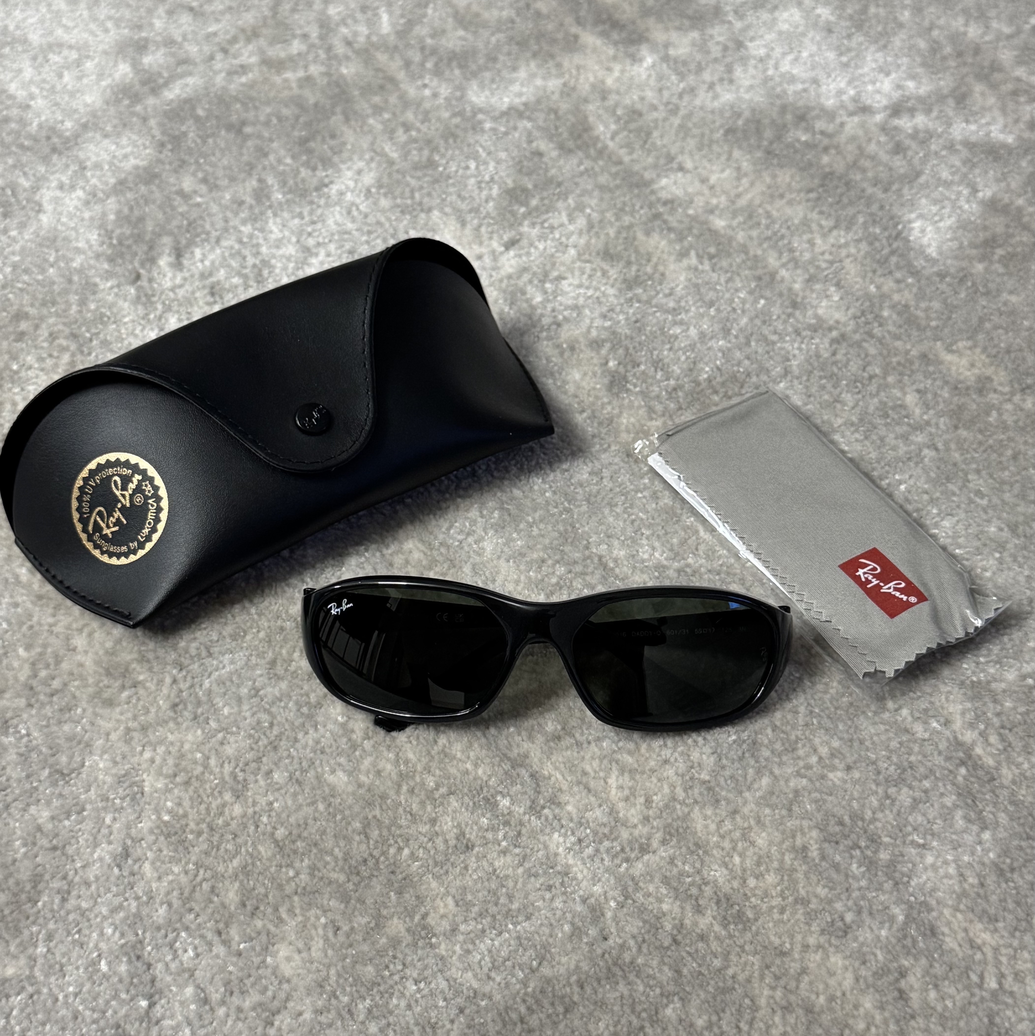 Ray-Ban DADDY-O II Polished Black Frame Green Classic G-15 Lenses 착용 스타일
