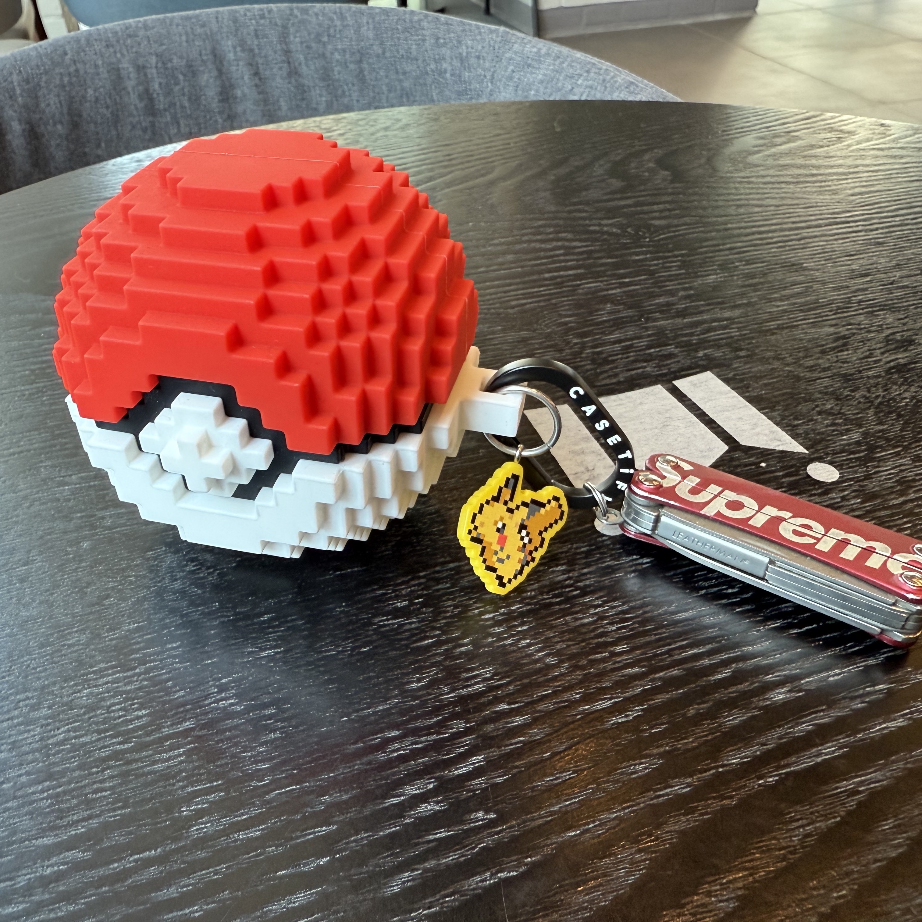 Casetify x Pokemon Pixel Poke Ball 3D AirPods Pro Case, Supreme x Leatherman Squirt PS4 Multitool Red - 21SS 착용 스타일 - 1