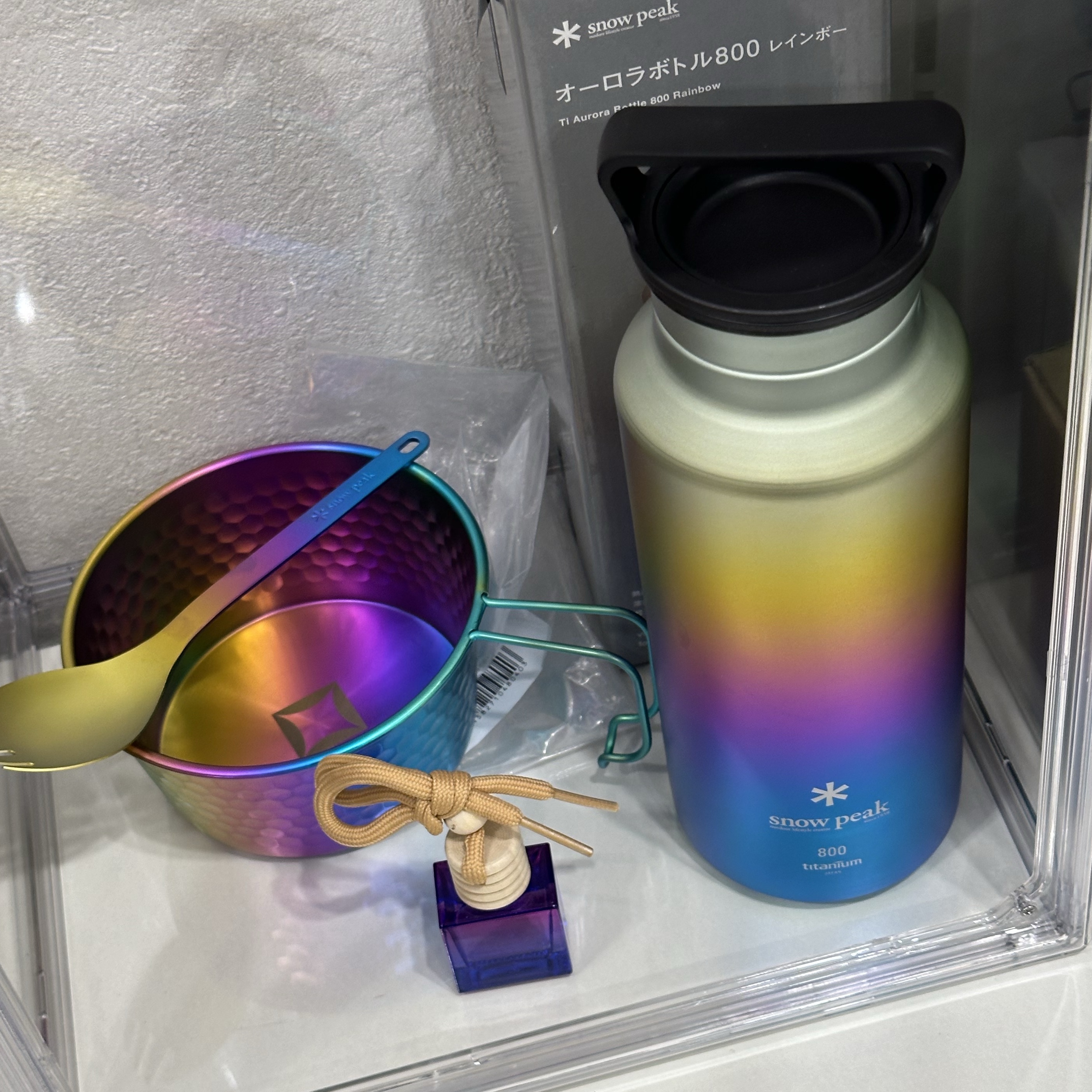 Helinox x Aend Sierra Cup 480ml Titanium - Helinox Japan Exclusive, Snow Peak Aurora Bottle 800 Rainbow 착용 스타일