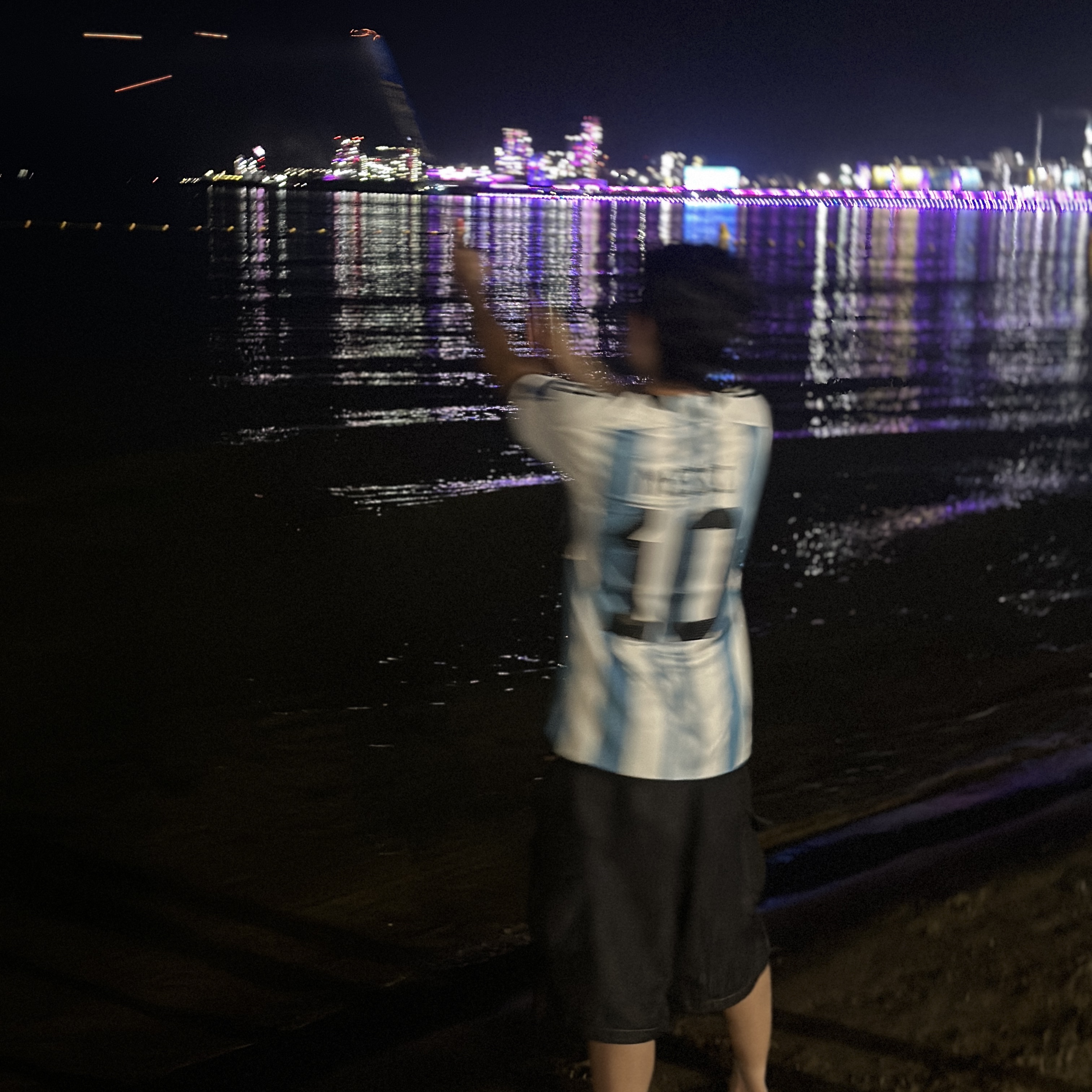 Adidas Argentina Home Jersey 2022 Winners 3-Star White Light Blue - US Sizing (Non Marking Ver.) 착용 스타일 - 3