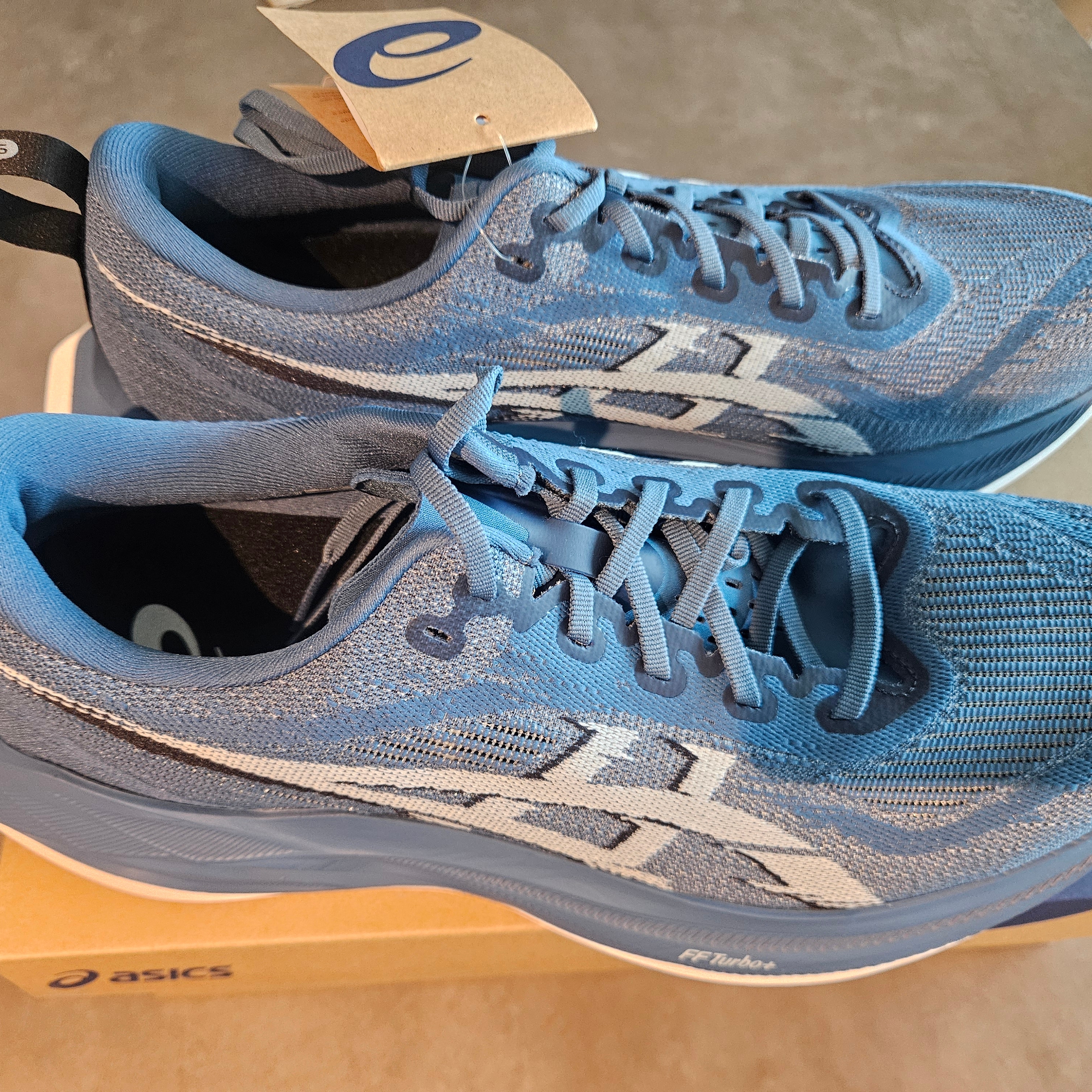 Asics Superblast 2 Winter Sea White 착용 스타일