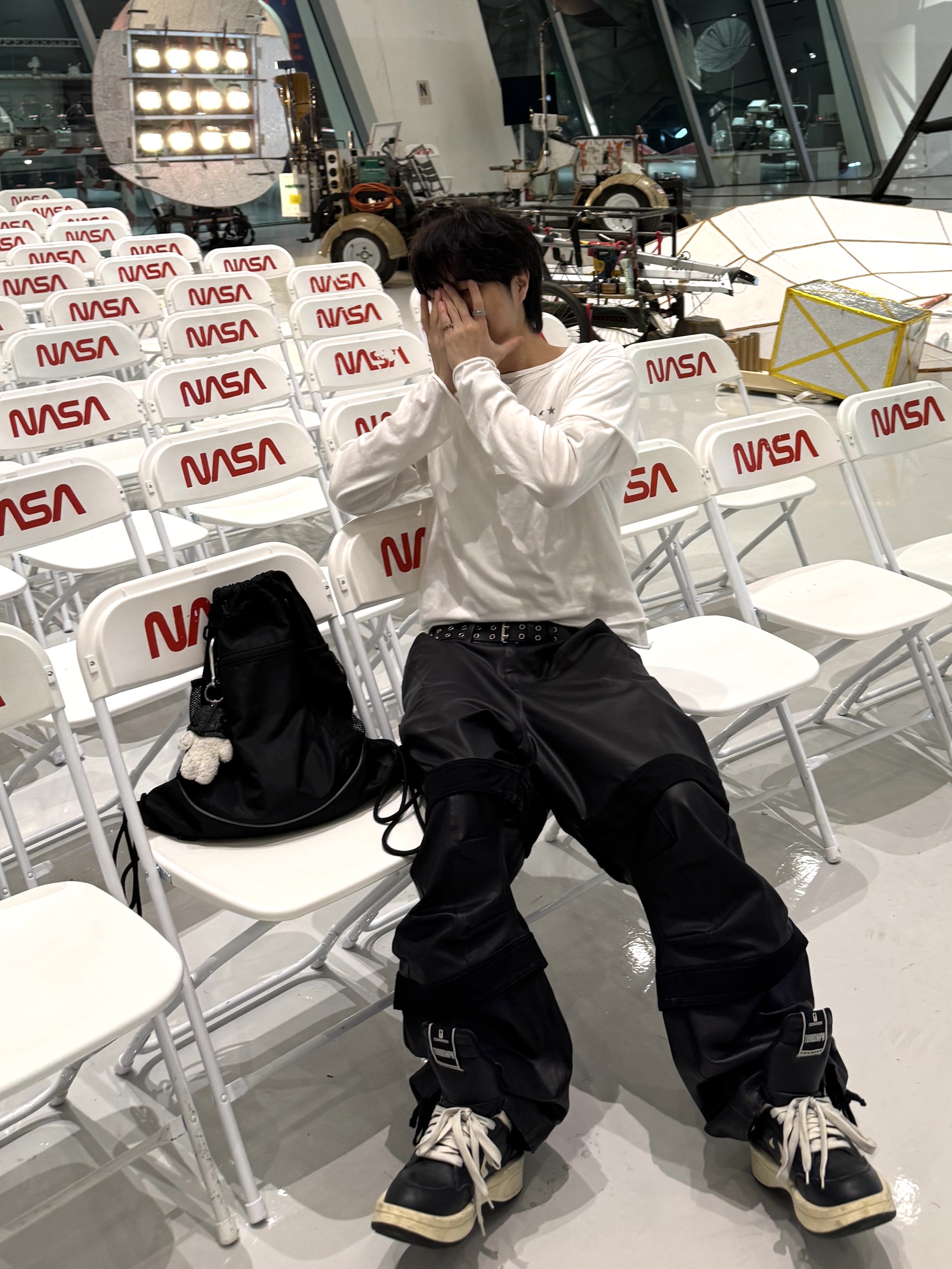 Converse x Drkshdw Turbowpn Black Cream, Farfromwhat Far Layered Work Pants Coated Black 착용 스타일 - 1
