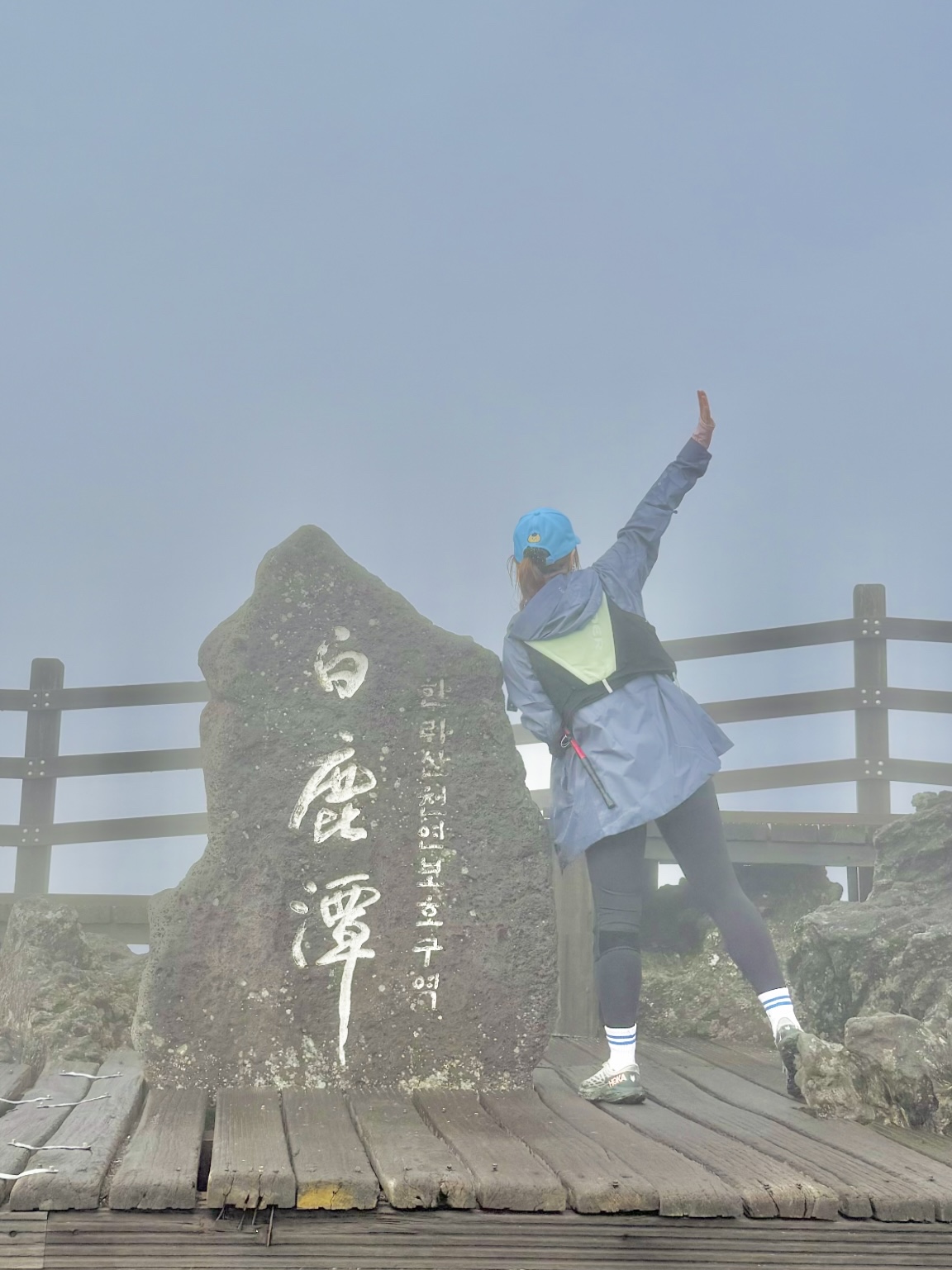 (W) Arc'teryx Solano Hoody Daybreak, Doosan Bears x Manggom Cap Sky Blue Authentic 착용 스타일 - 1