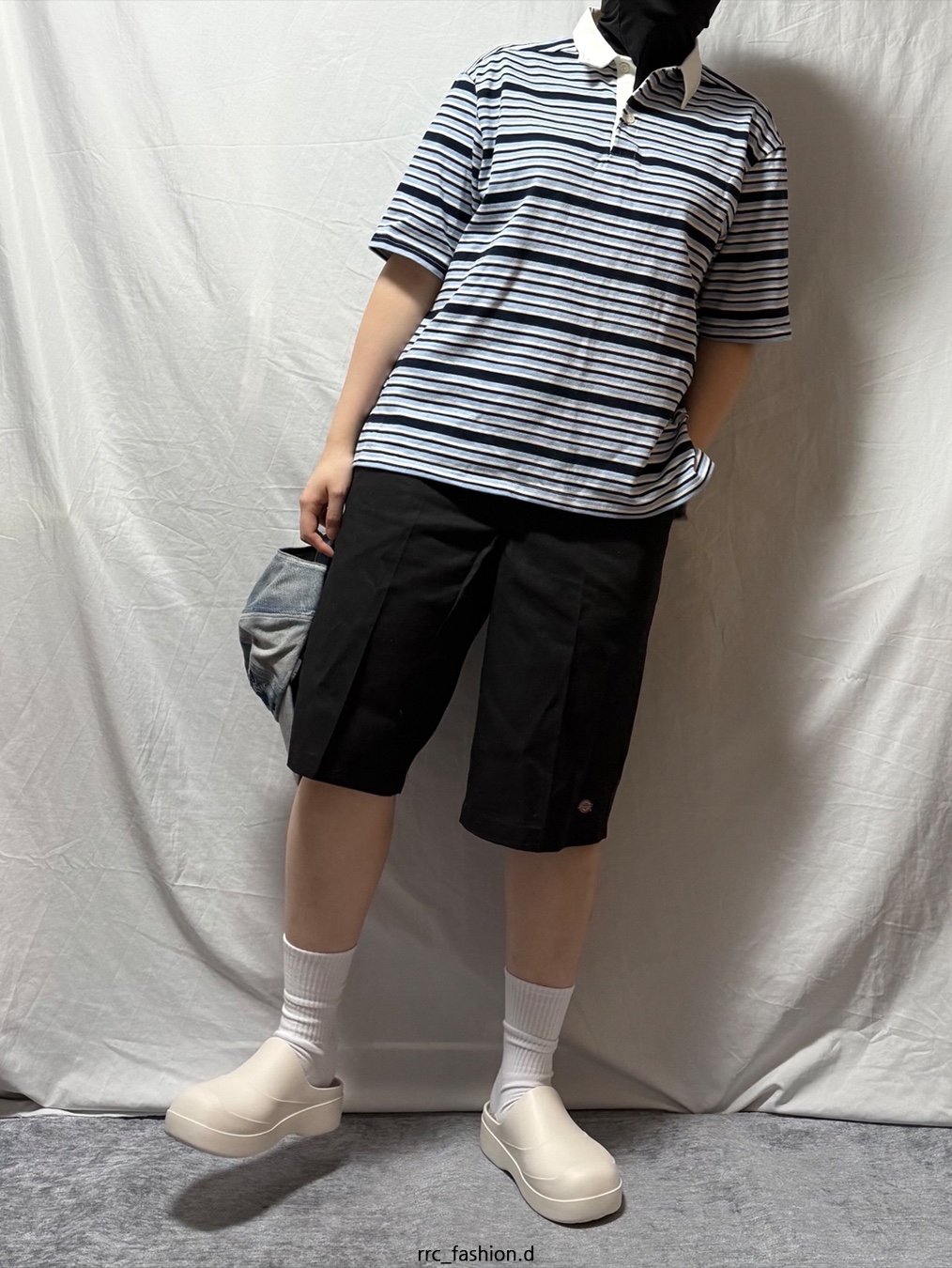 Dickies Loose Fit 13 Inch Flat Front Work Shorts Black 착용 스타일 - 1