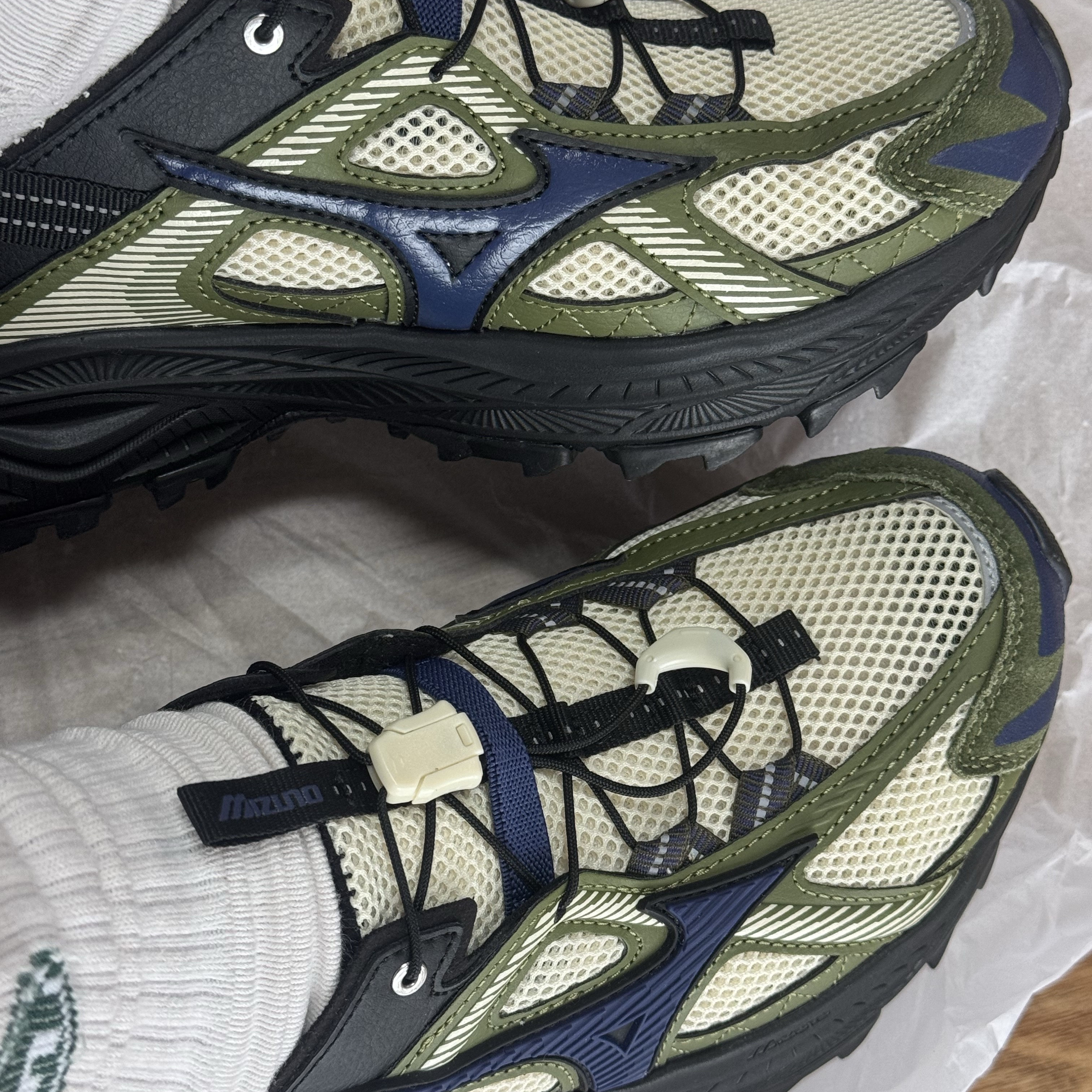 Mizuno Racer Trail SE Khaki 착용 스타일
