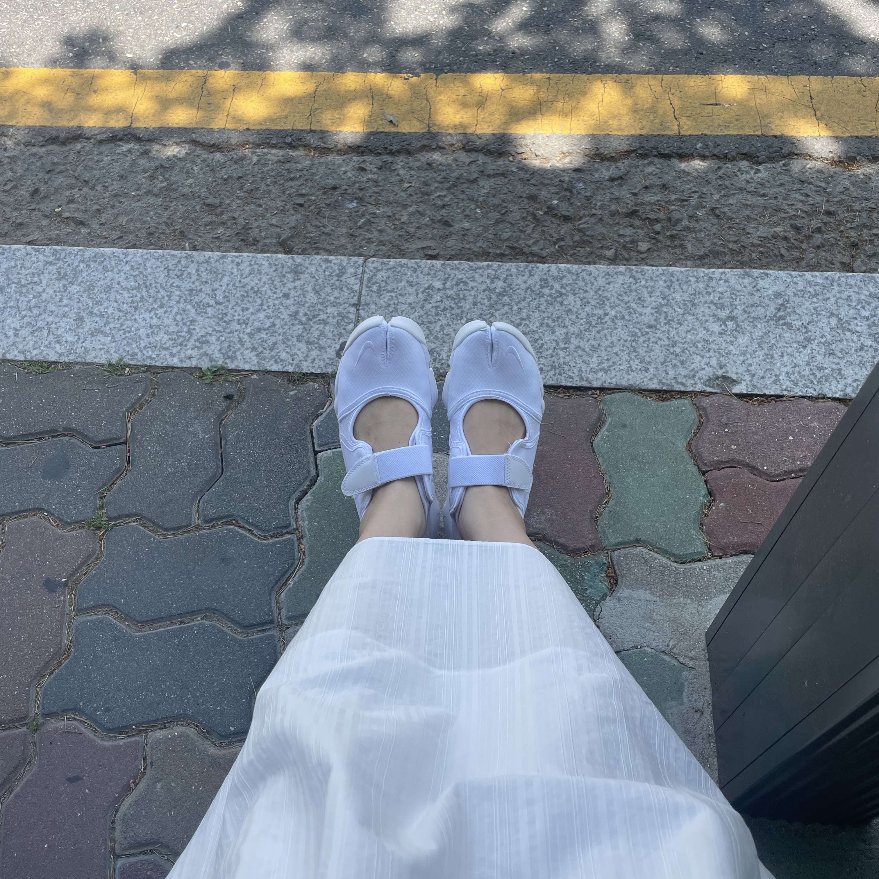 (W) Nike Air Rift Breathe White 착용 스타일