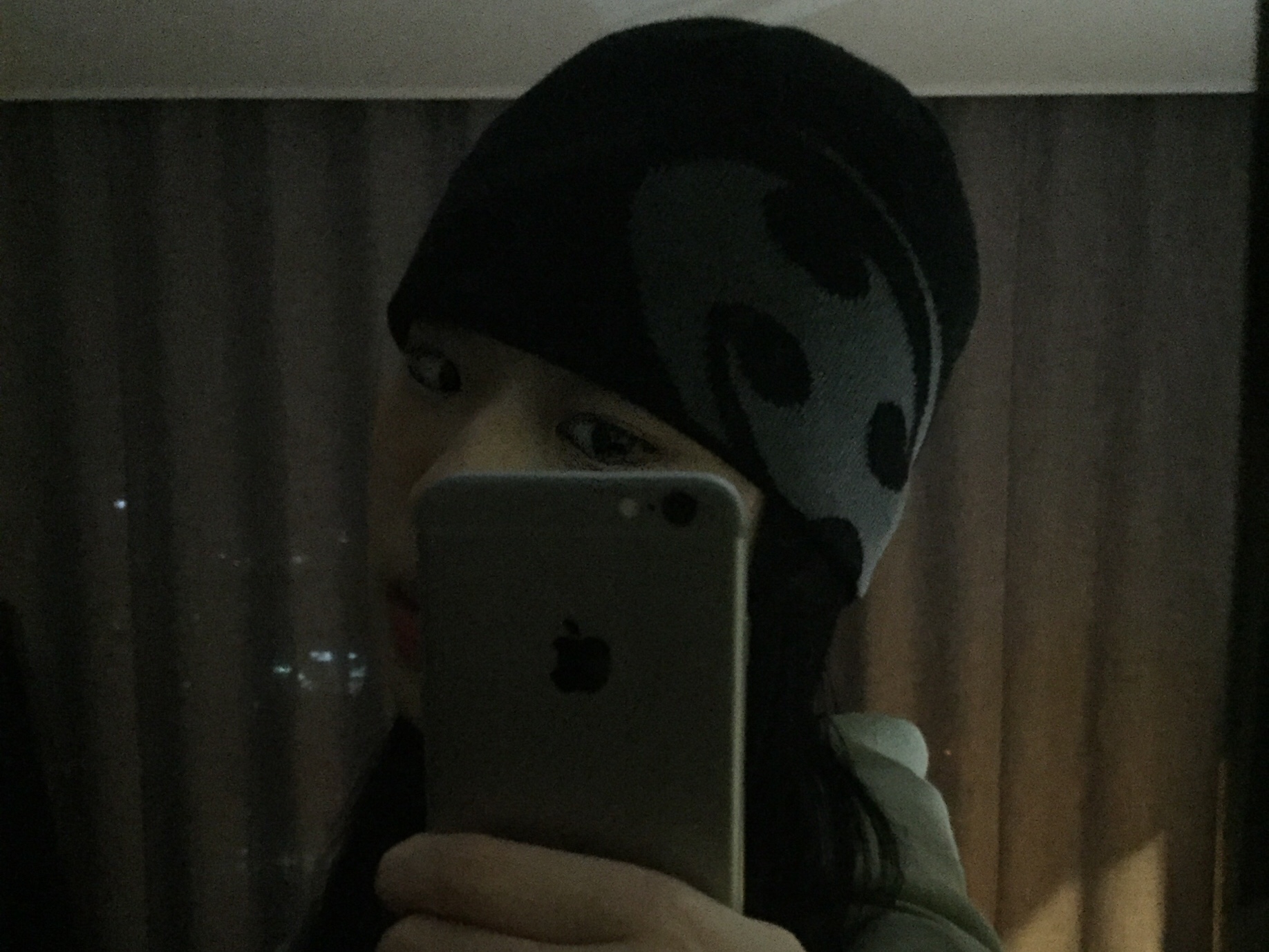 Sansan Gear Logo Beanie Black__25SS 착용 스타일 - 2