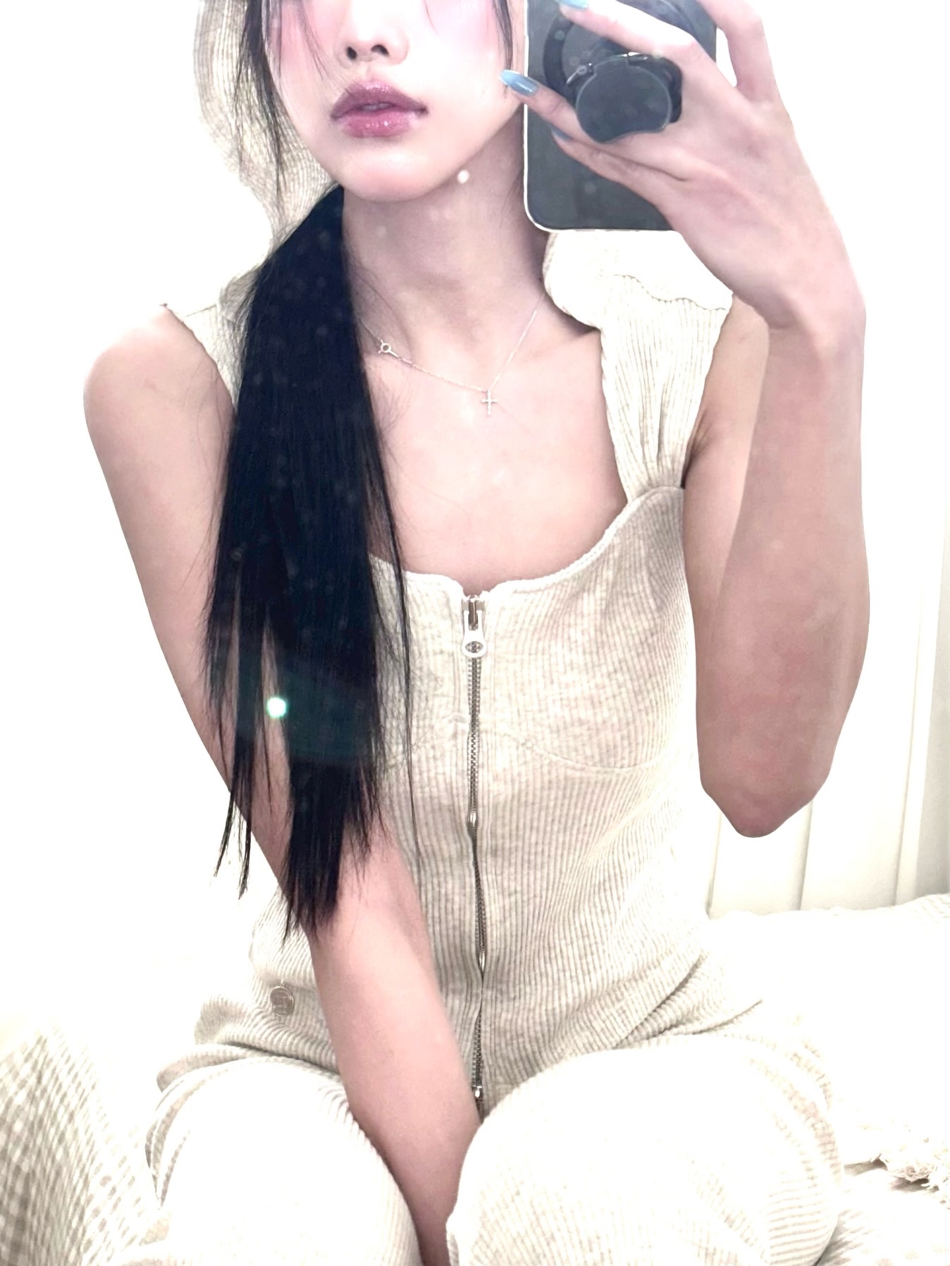 Don't Ask My Plan Luna Hooded Crop 2way Zip Up Sleeveless - Oatmeal, Don't Ask My Plan Luna Slim Fit Lowrise Pants - Oatmeal 착용 스타일 - 4