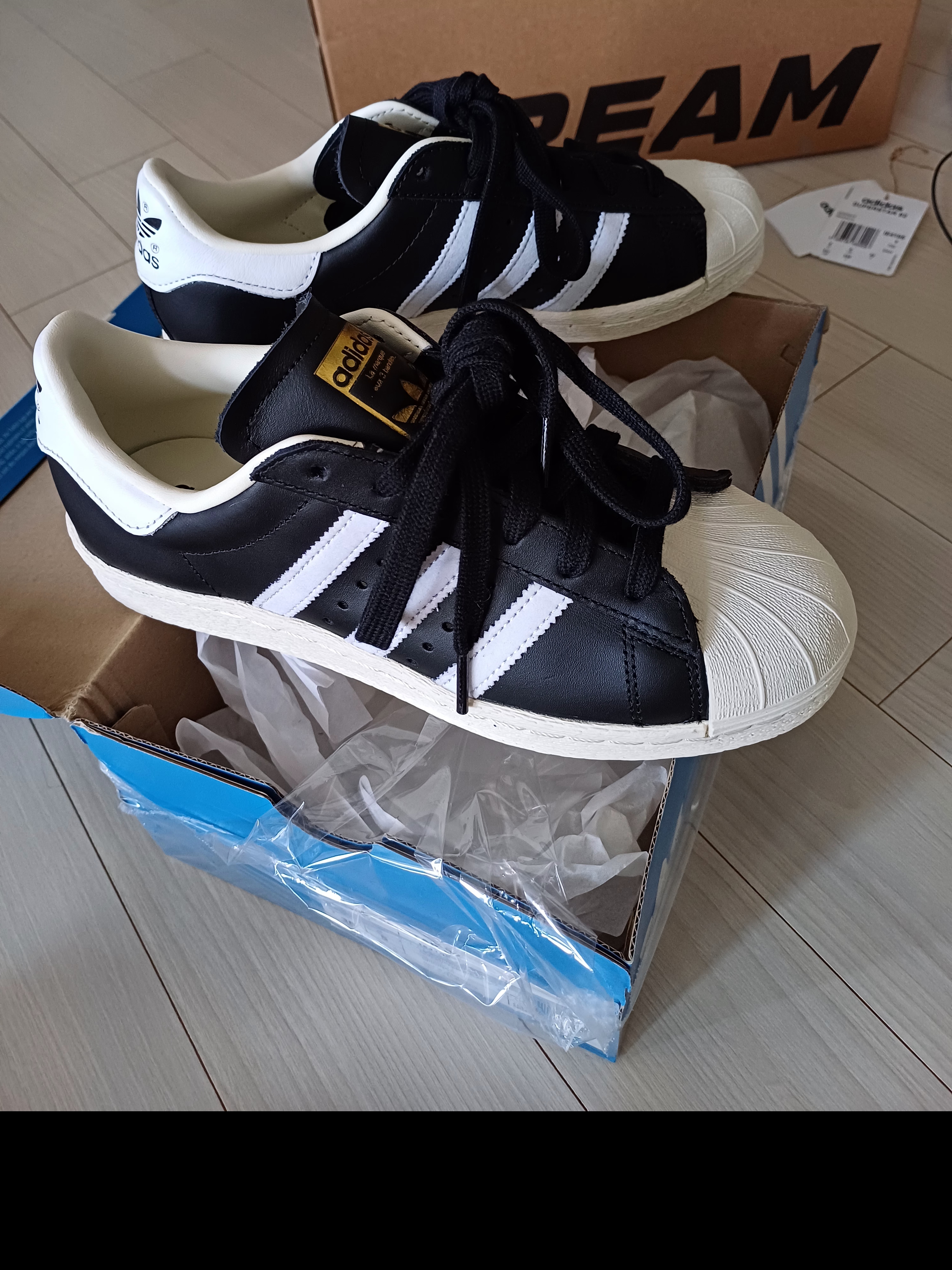 Adidas Superstar 82 FI Core Black 착용 스타일 - 1