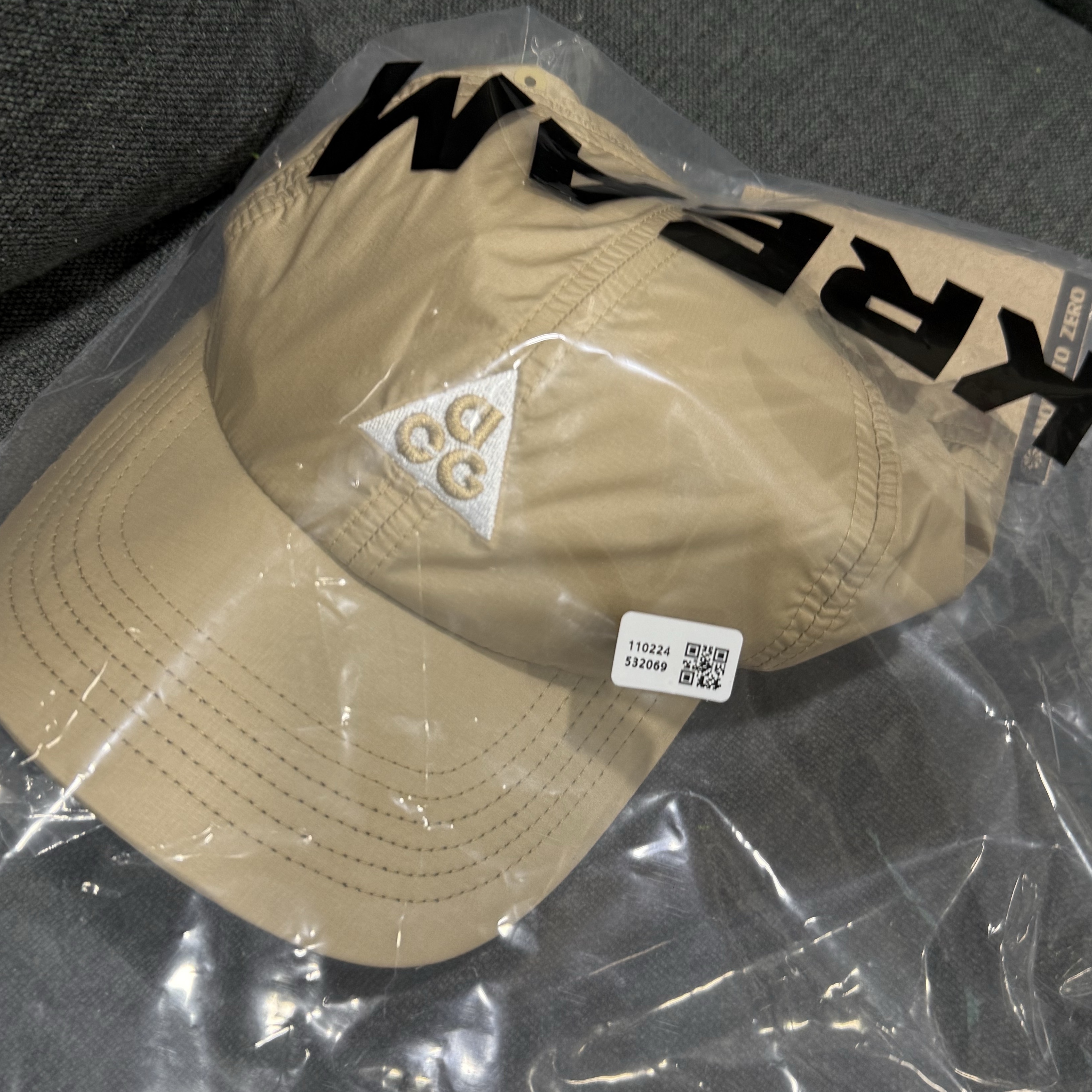 Nike ACG Dri-Fit Club Trail Cap Parachute Beige 착용 스타일