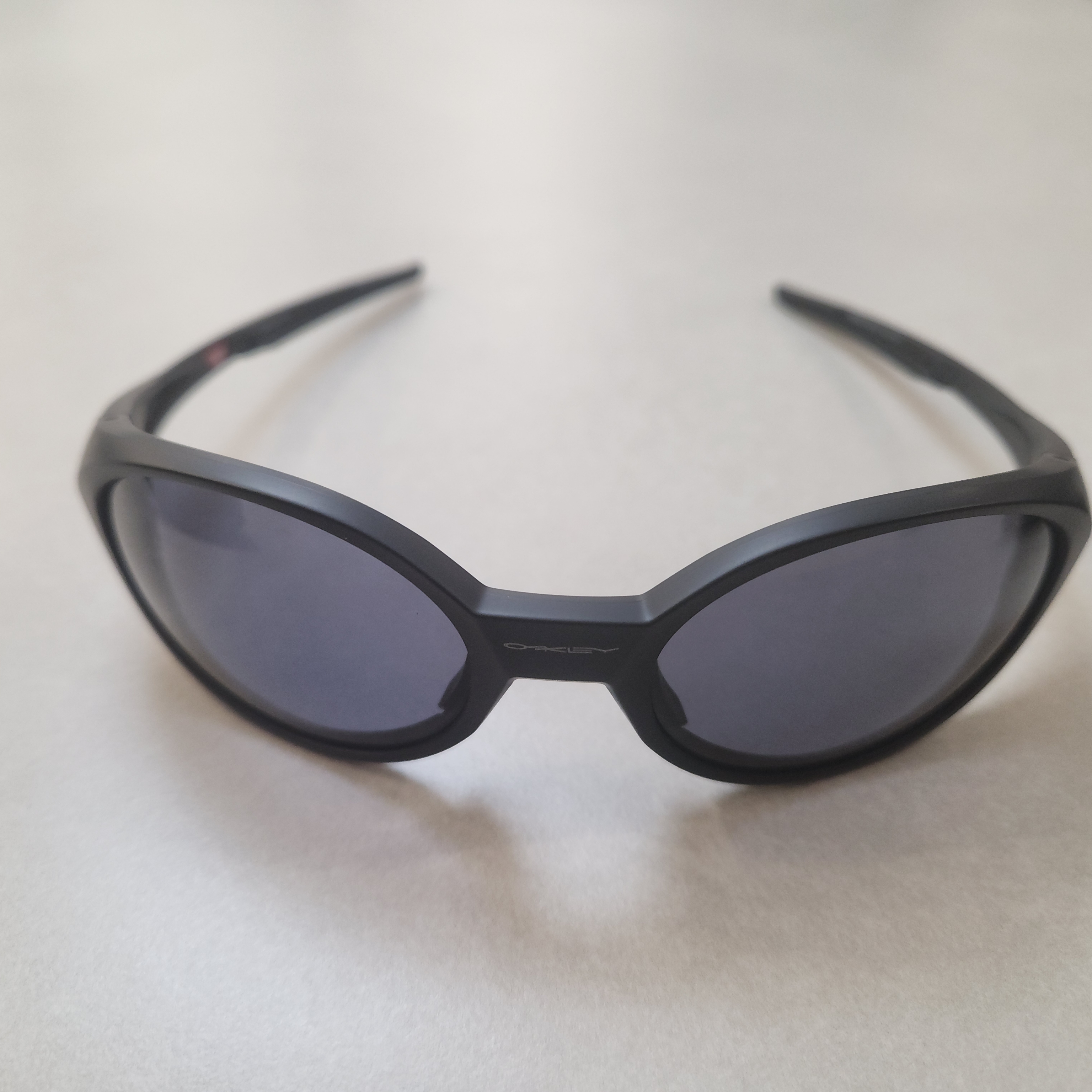 Oakley Eye Jacket Redux Matte Black Frame Prizm Grey Lenses High Bridge Fit 착용 스타일