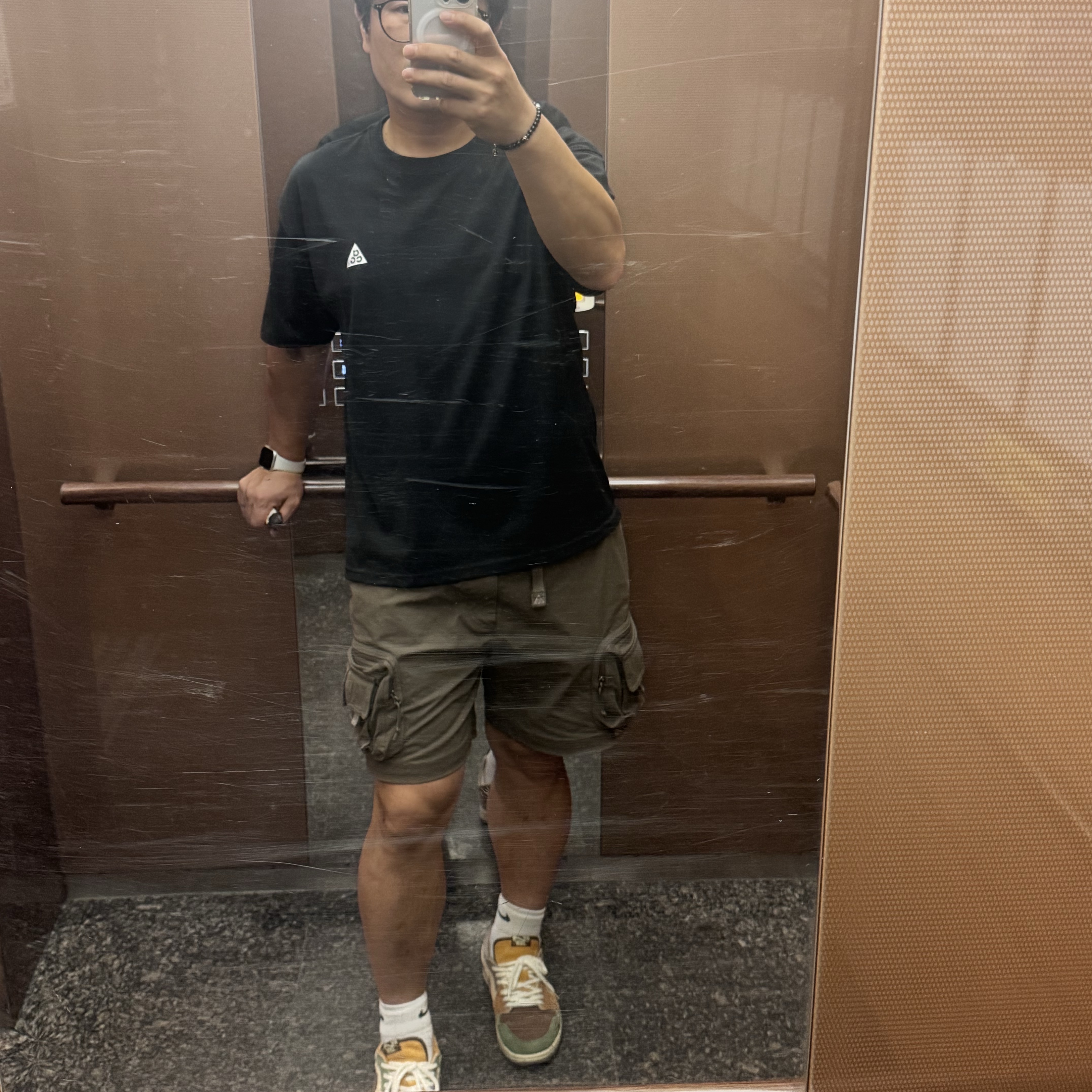 Nike ACG LBR T-Shirt Black - Asia, Nike ACG Cargo Shorts Ironstone - Asia 착용 스타일