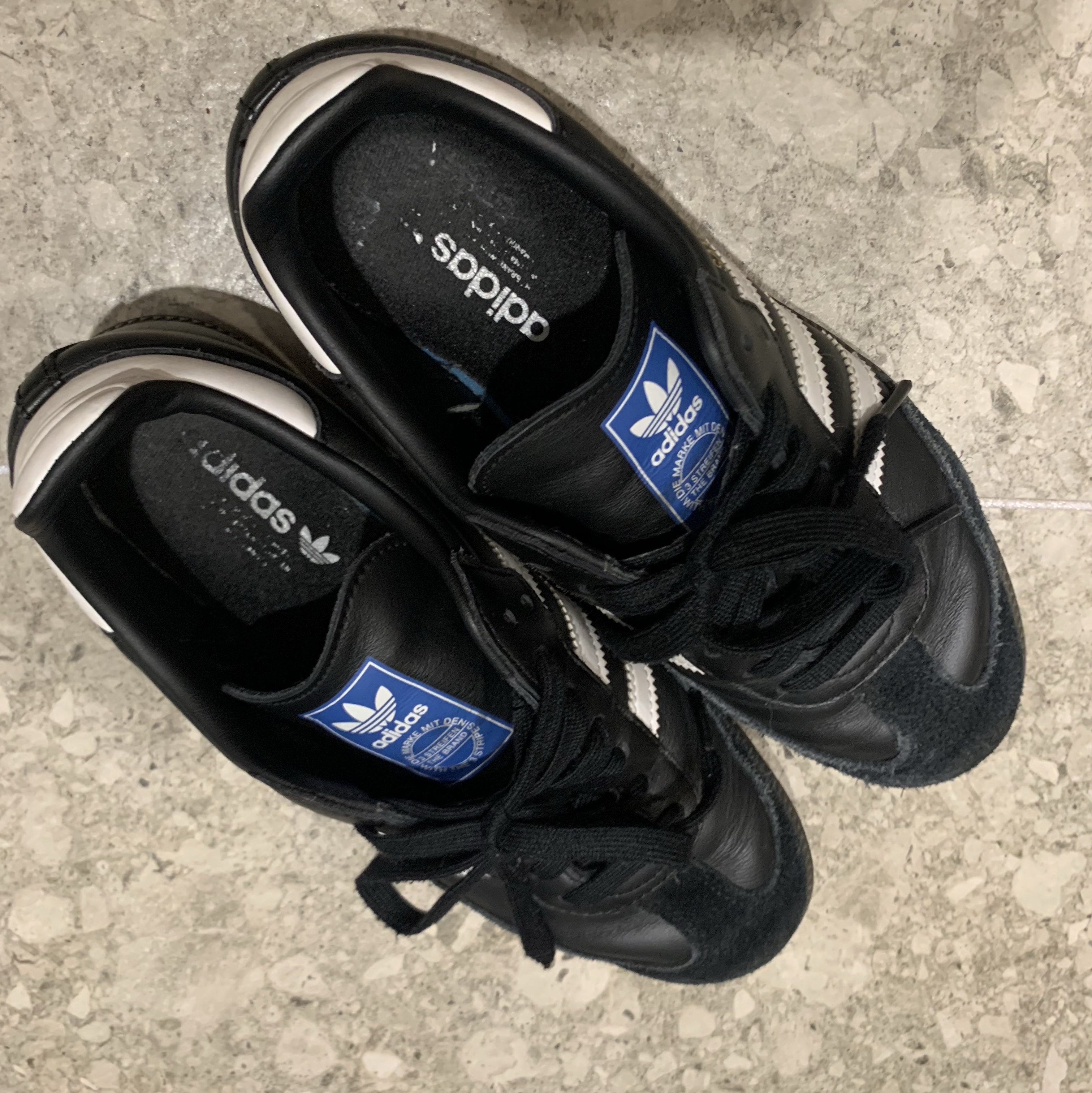 Adidas Samba OG Black White Gum 착용 스타일