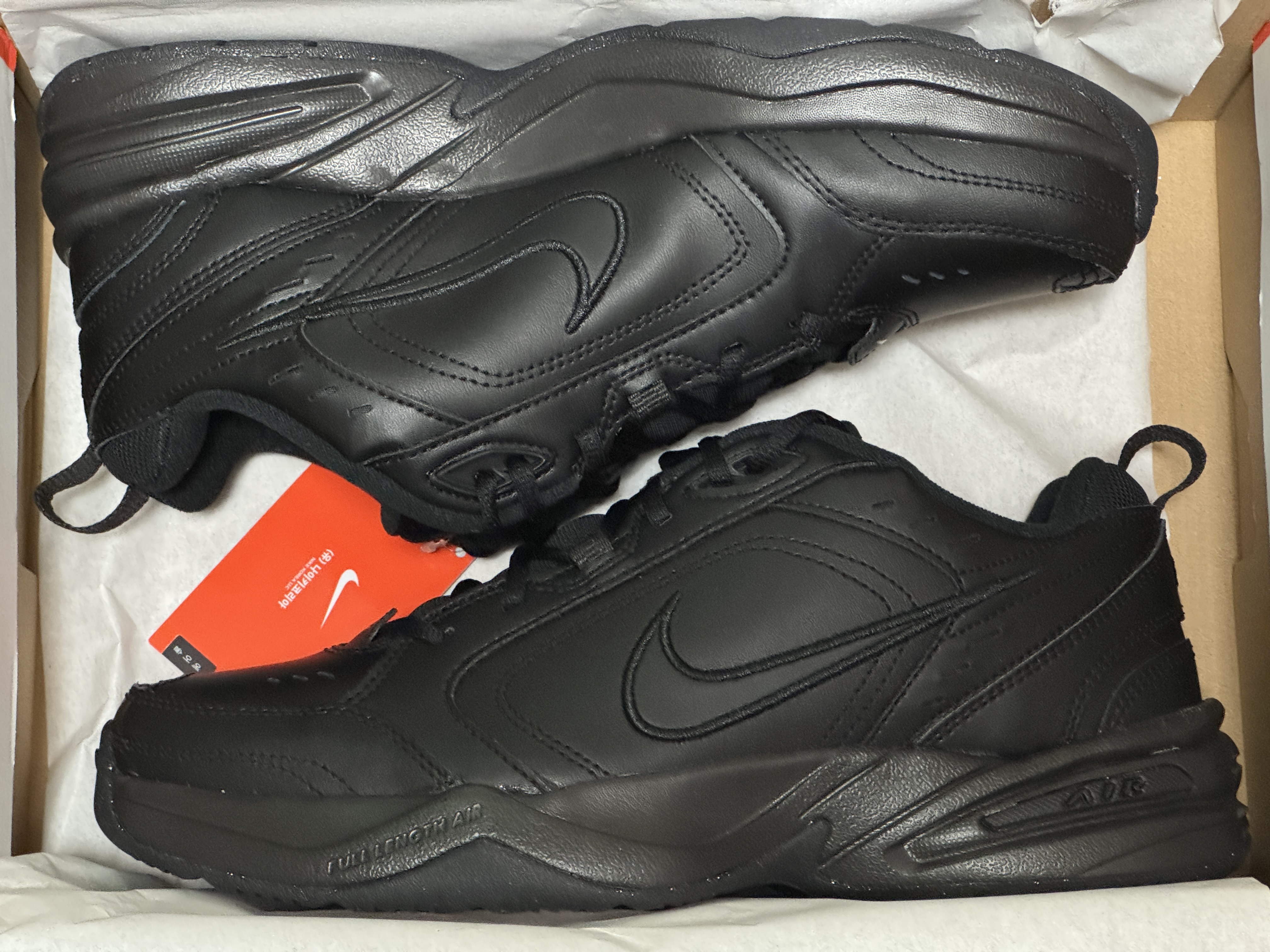 Nike Air Monarch IV Black 착용 스타일