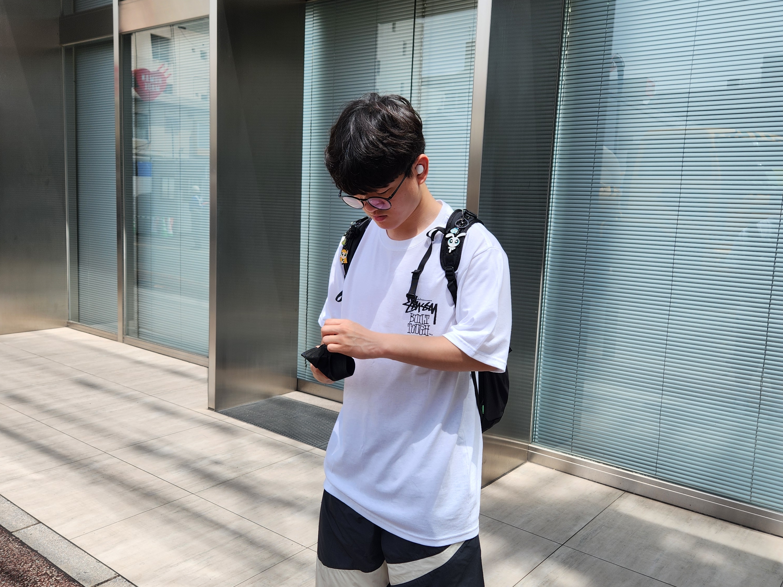 Hysteric Glamour Speedster Mesh Cap Black, Stussy Laura T-Shirt Black 착용 스타일 - 5