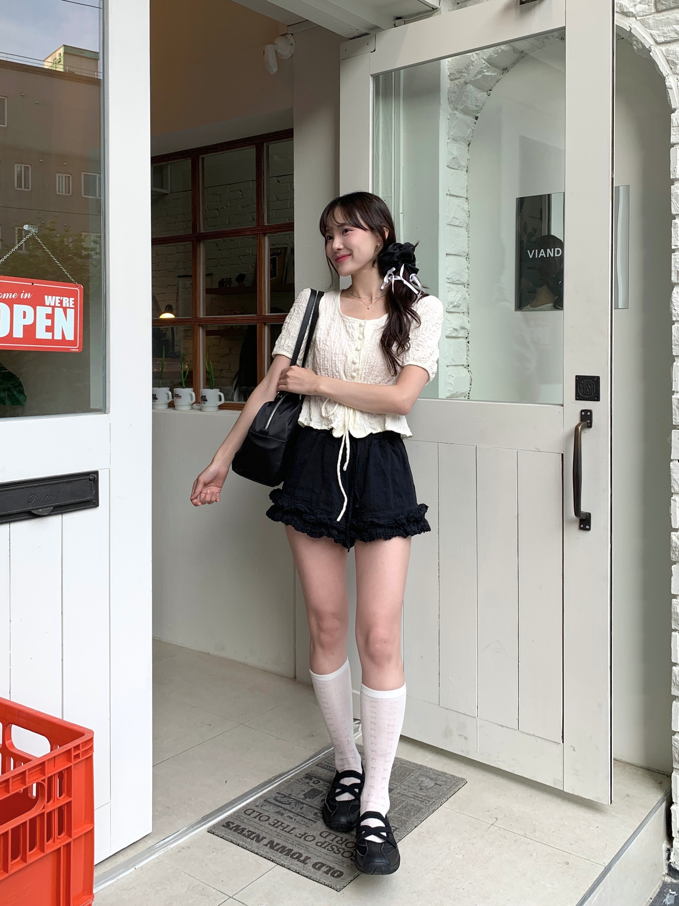le coq sportif La Plie Mary Jane Black 착용 스타일 - 3