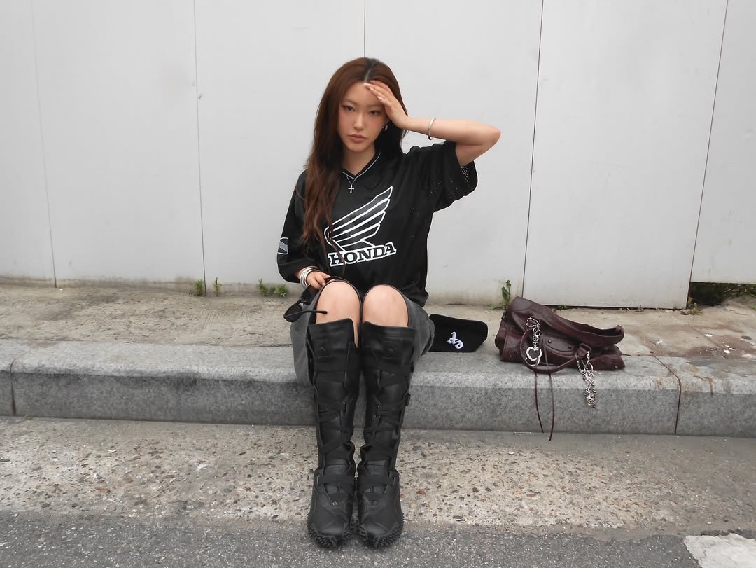 Honda Original Wing Logo Mesh T-Shirt Black, Honda Wing Logo Carpenter Bermuda Pants Charcoal 착용 스타일 - 1