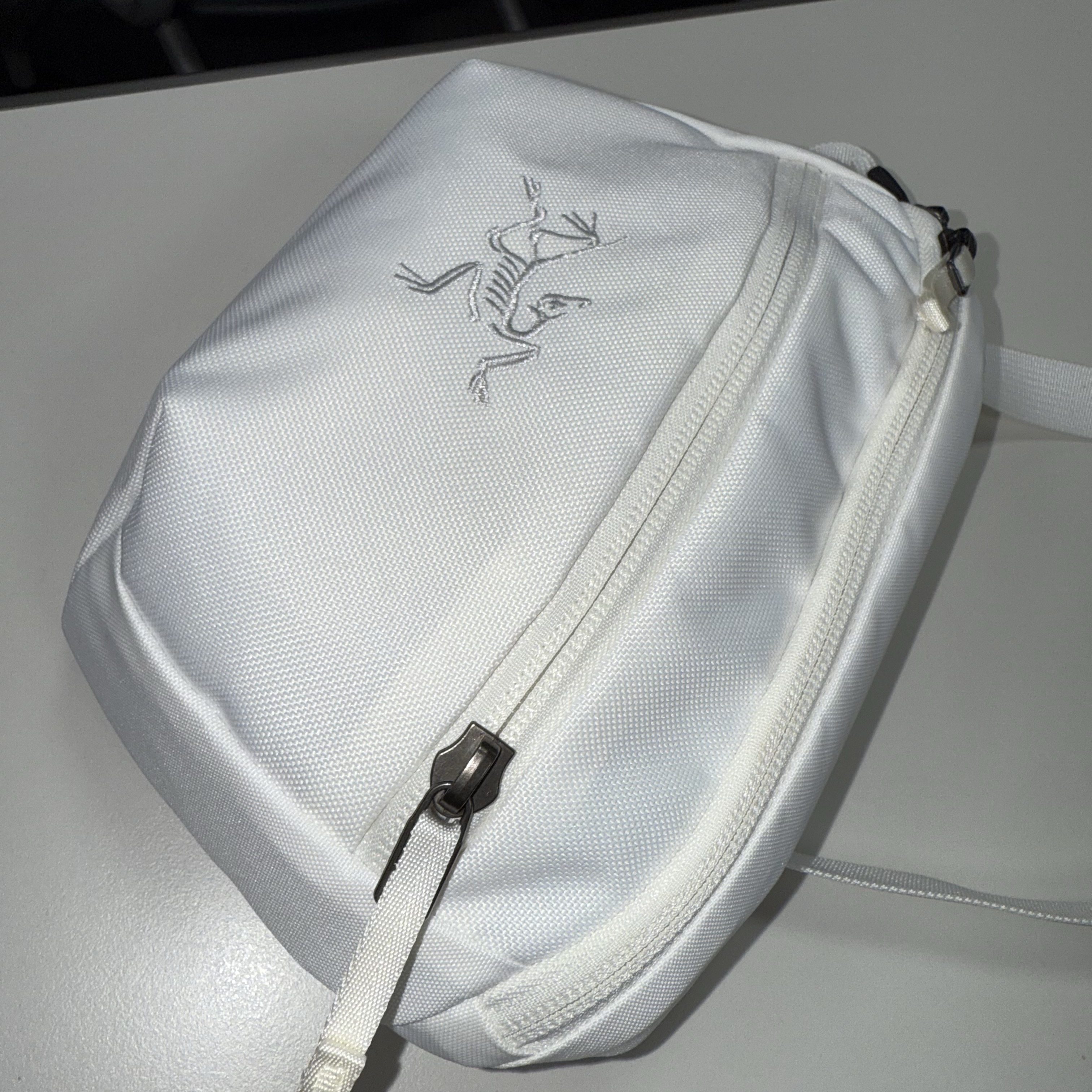 Arc'teryx Mantis 1 Waistpack Arctic Silk 착용 스타일