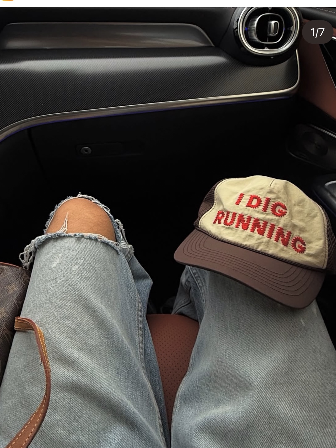 Alex Zono I Dig Running Trucker Hat OG Brown 착용 스타일 - 4