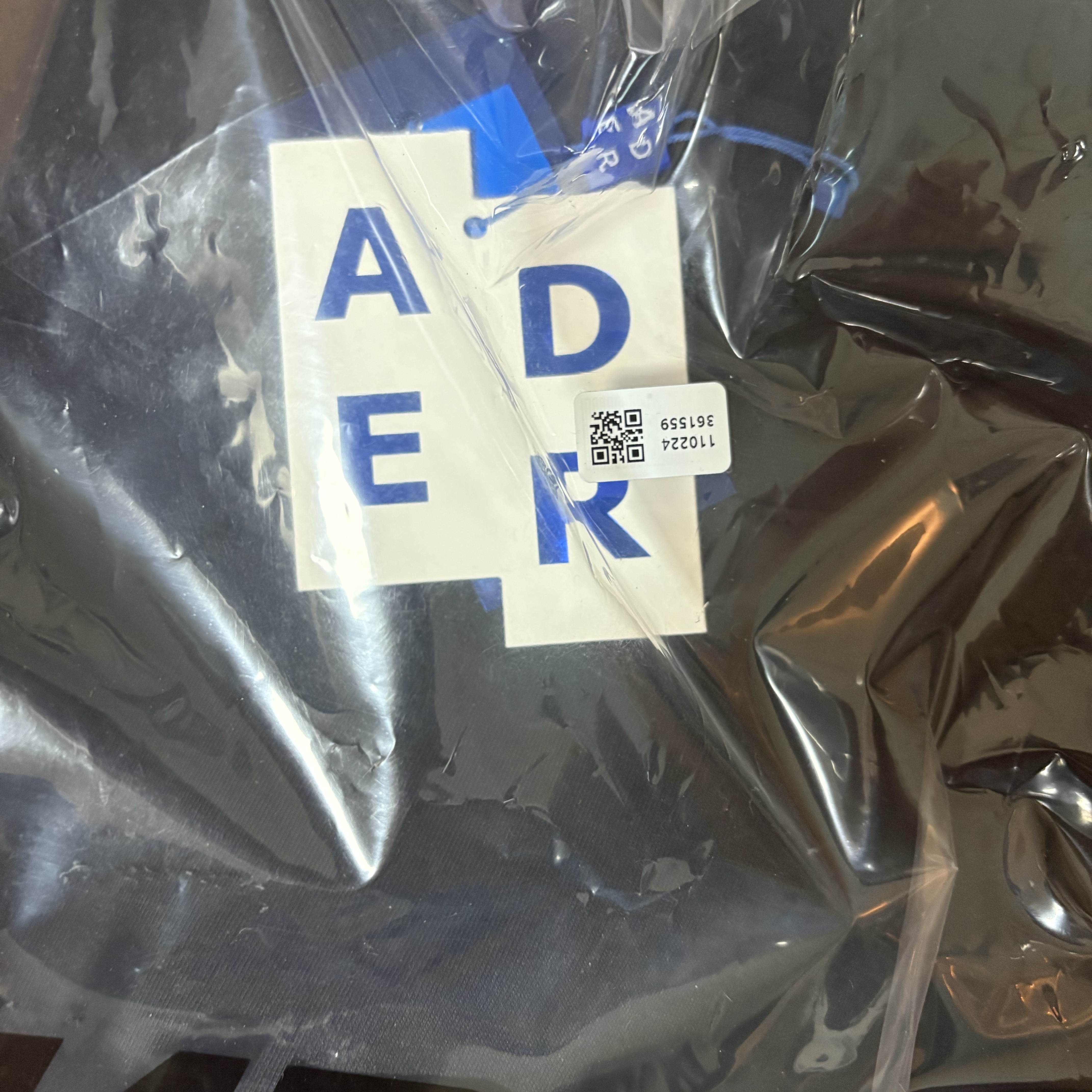 Ader Error Sig; TRS/BL Tag T-Shirt 01 Black, Ader Error Sig; TRS Tag T-Shirt 05 Noir 착용 스타일 - 1