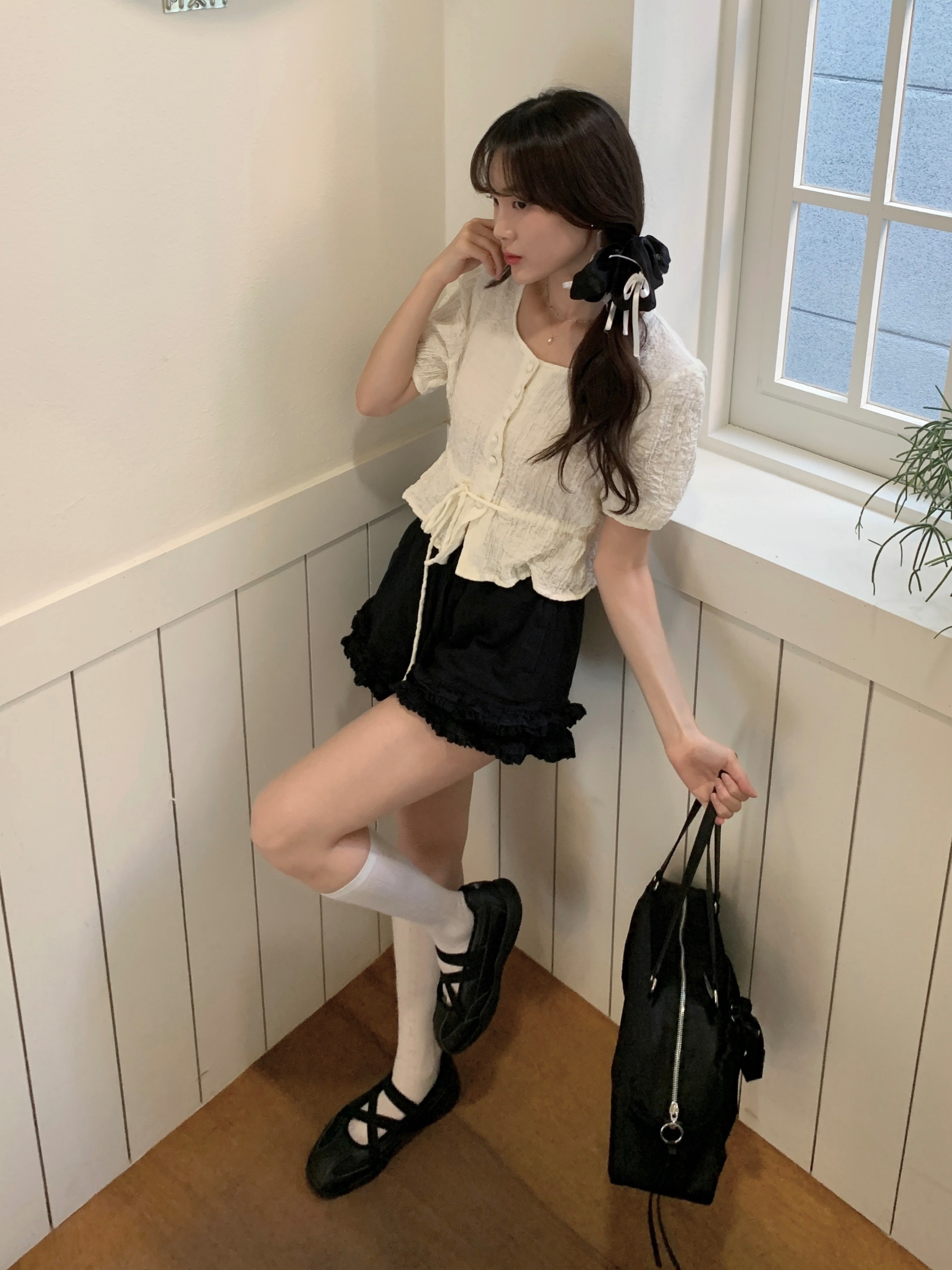 le coq sportif La Plie Mary Jane Black 착용 스타일 - 5