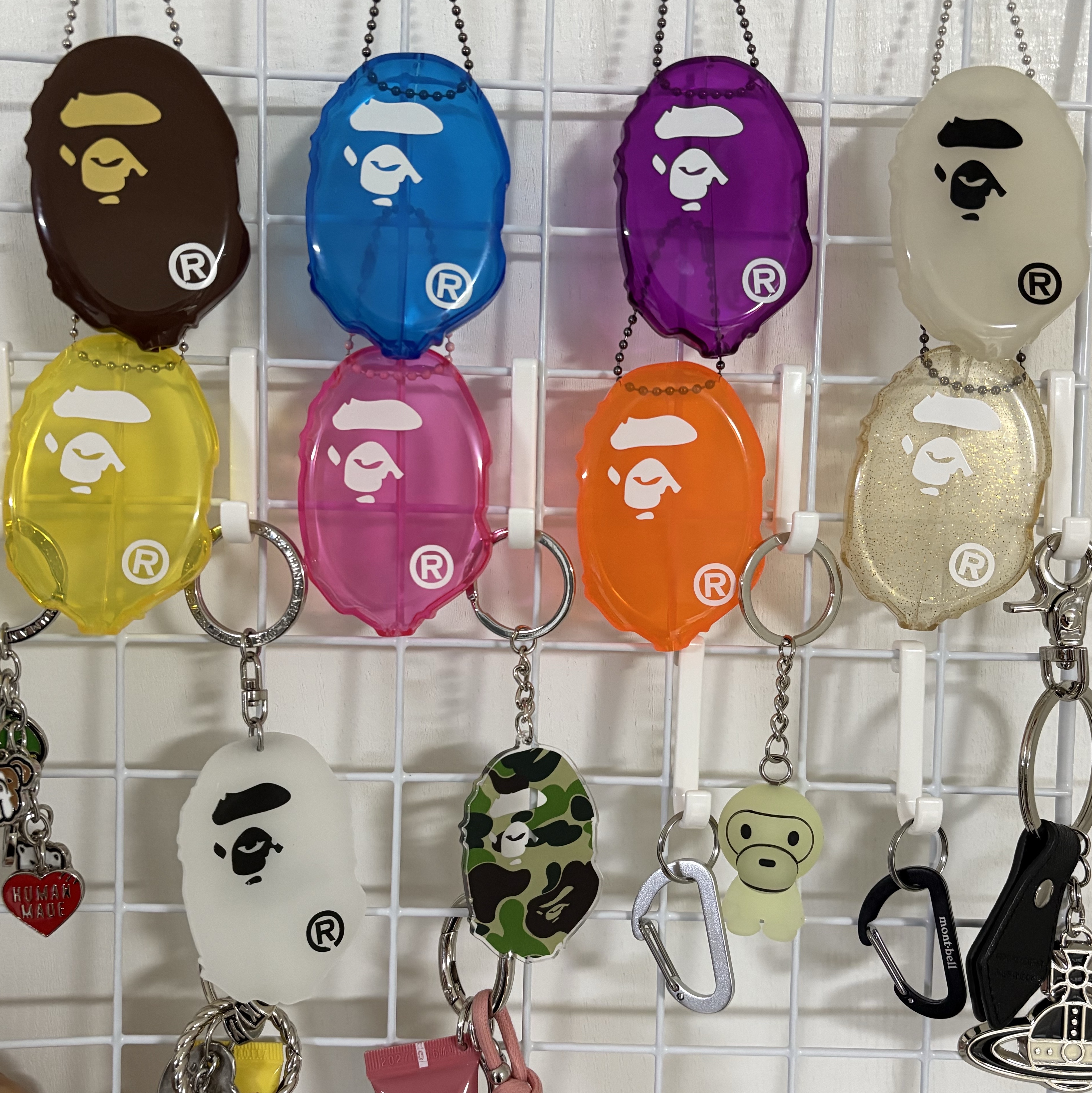 BAPE Ape Head Coin Case M Brown, BAPE Ape Head Coin Case M Pink 착용 스타일