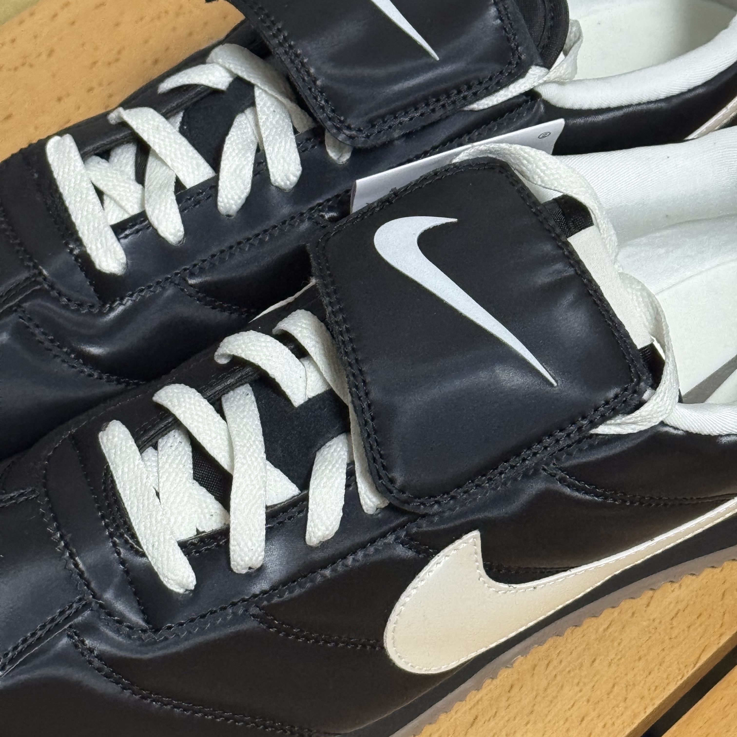 Nike Cortez SE Black Gum Brown 착용 스타일