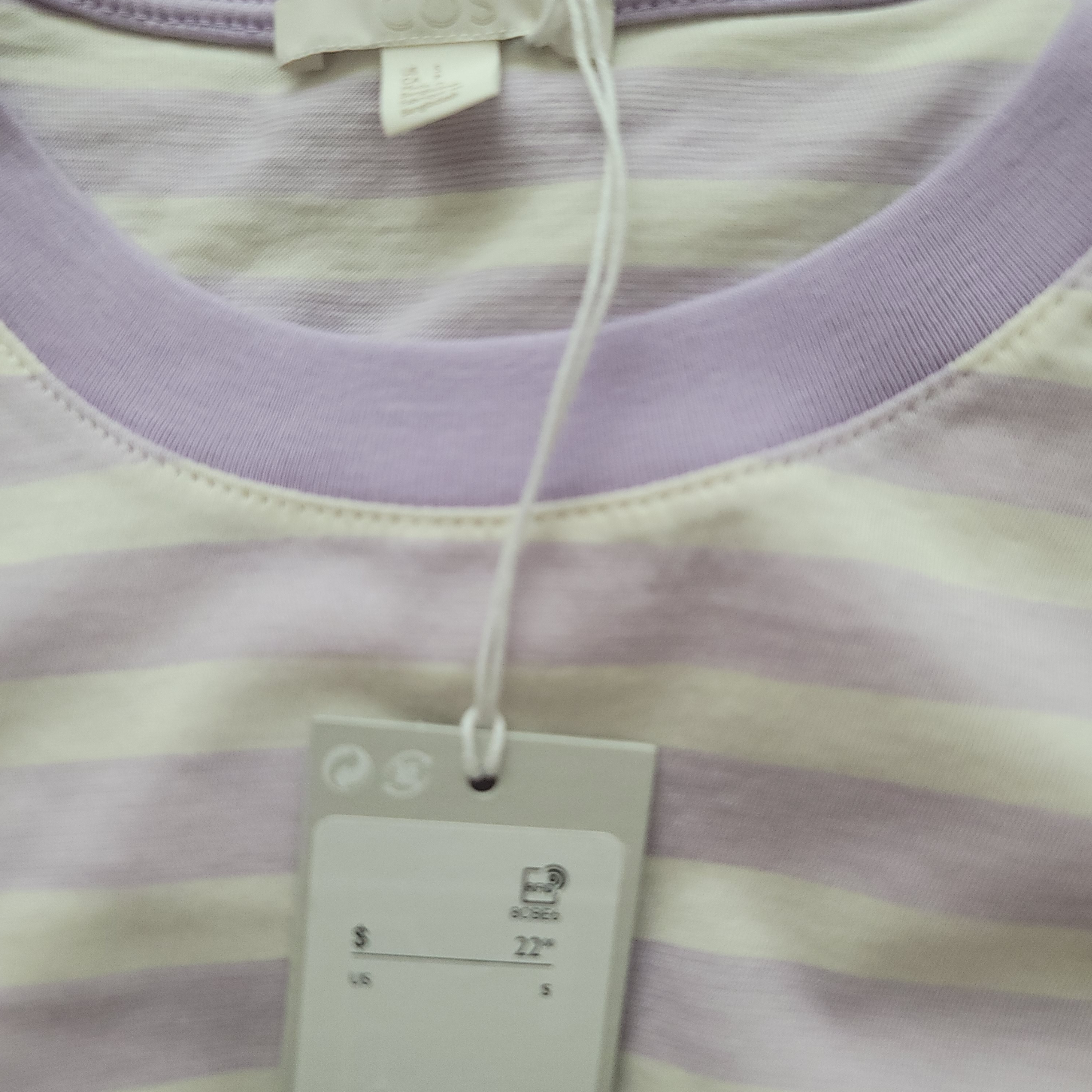 COS Striped Boucle T-Shirt Cream 착용 스타일