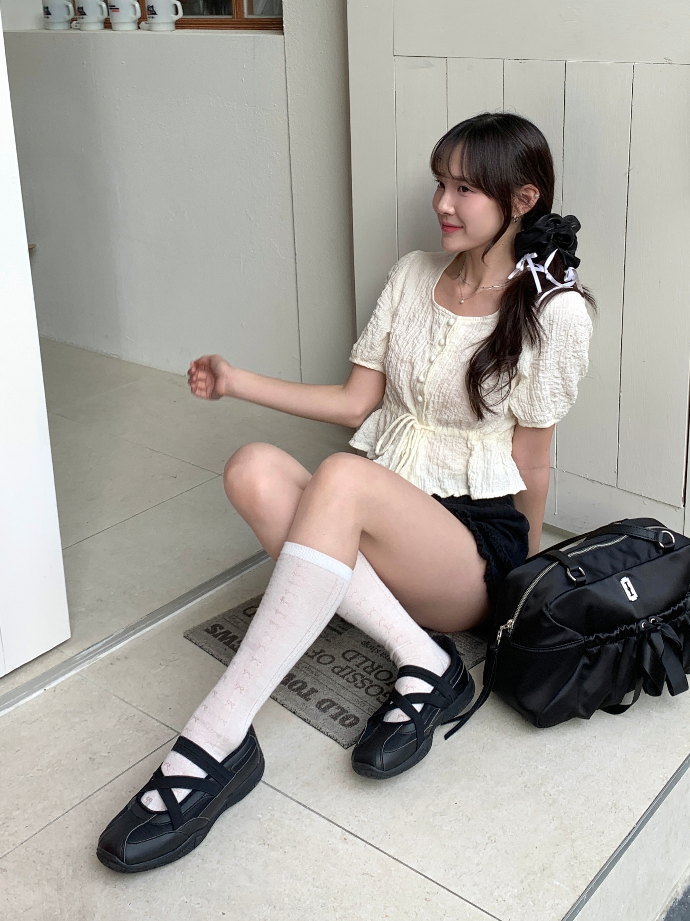 le coq sportif La Plie Mary Jane Black 착용 스타일 - 2