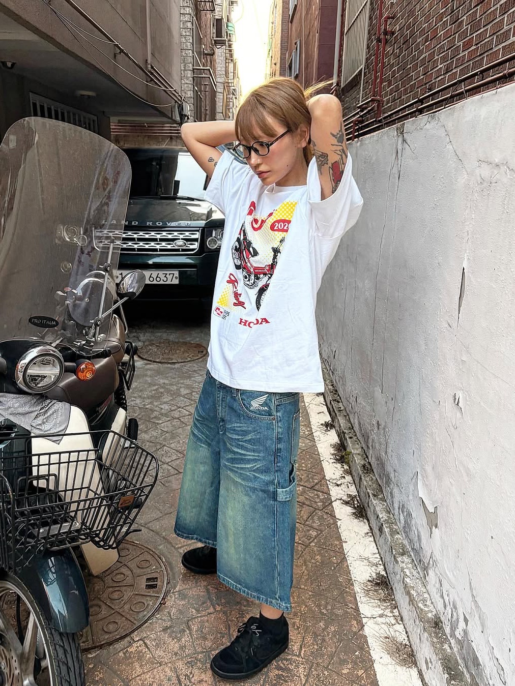 Honda Wing Logo Carpenter Bermuda Pants Blue, Honda Anime CT 125 Short Sleeve White 착용 스타일 - 2