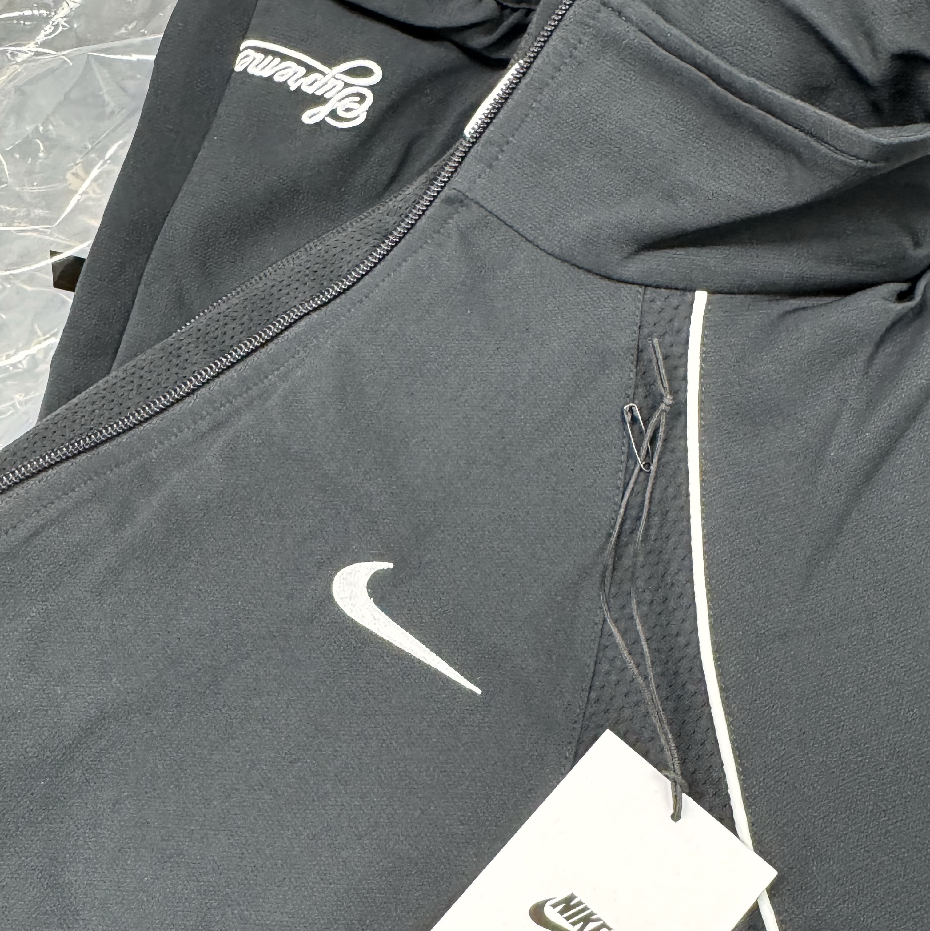 Supreme x Nike Track Jacket Black - 25SS 착용 스타일