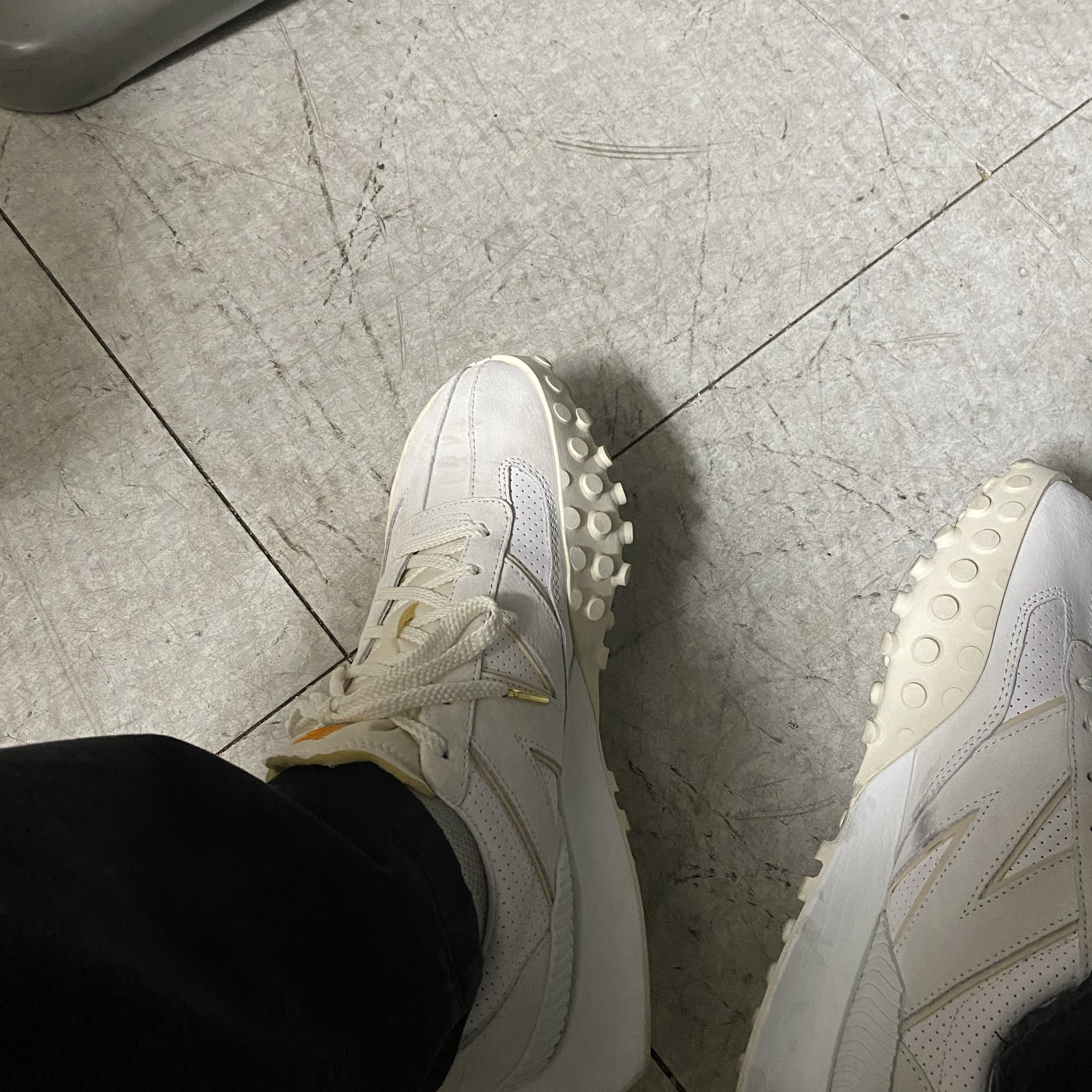 New Balance x Casablanca XC-72 Marshmallow Brilliant White 착용 스타일