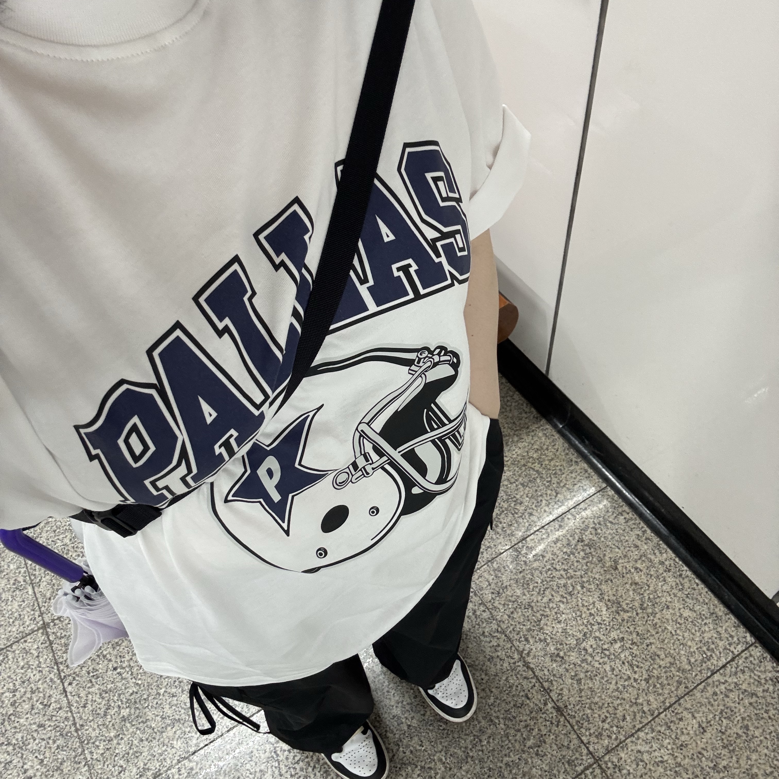 Palace Pallas T-Shirt White - 24FW, Jordan 1 Retro Low OG Black Toe 착용 스타일