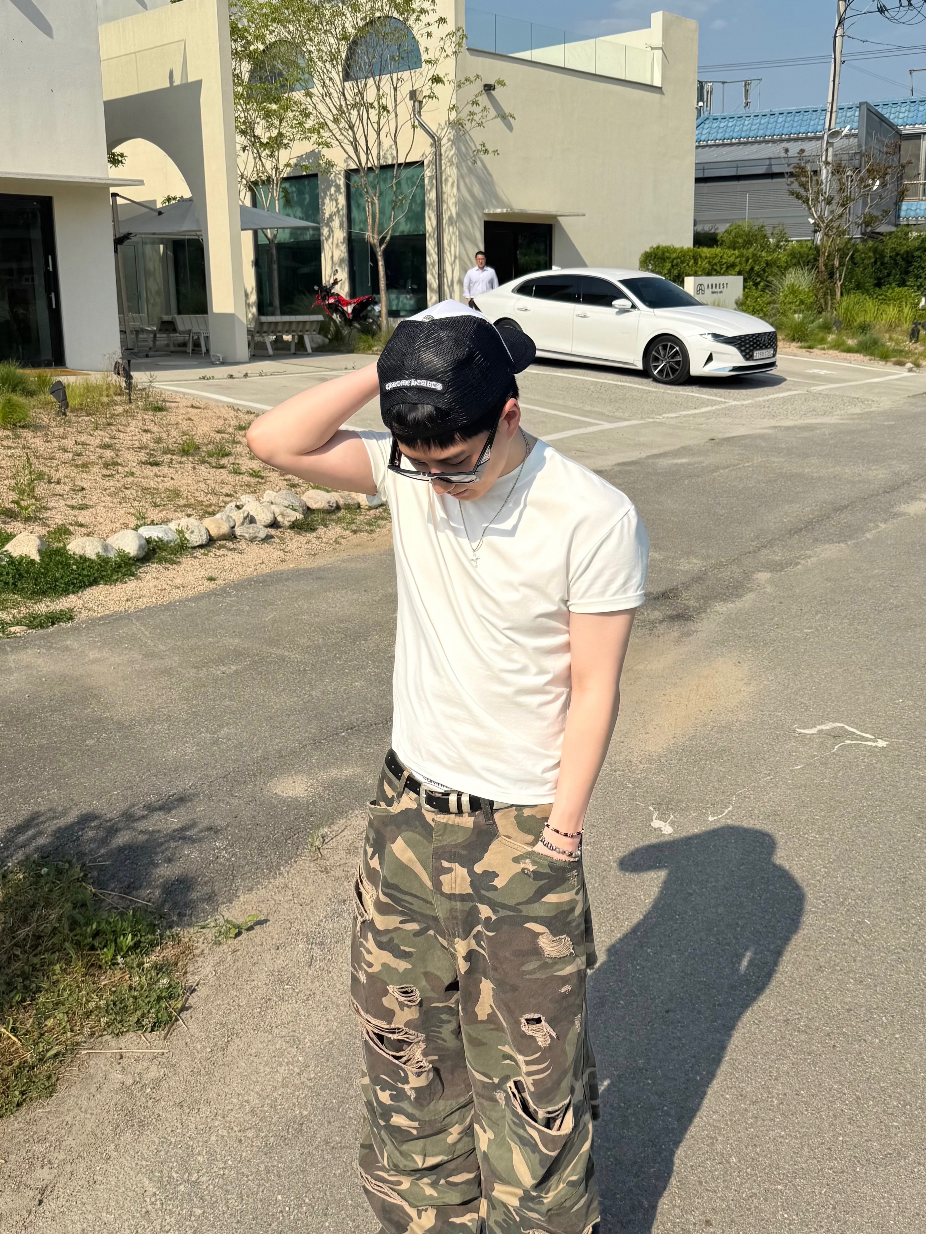 Hansroom Chrome Hearts King Taco Foam Front Mesh Trucker Black White Camo, [KREAM 단독] Scudo Shell Black Pearl Beads Bracelet 착용 스타일 - 1