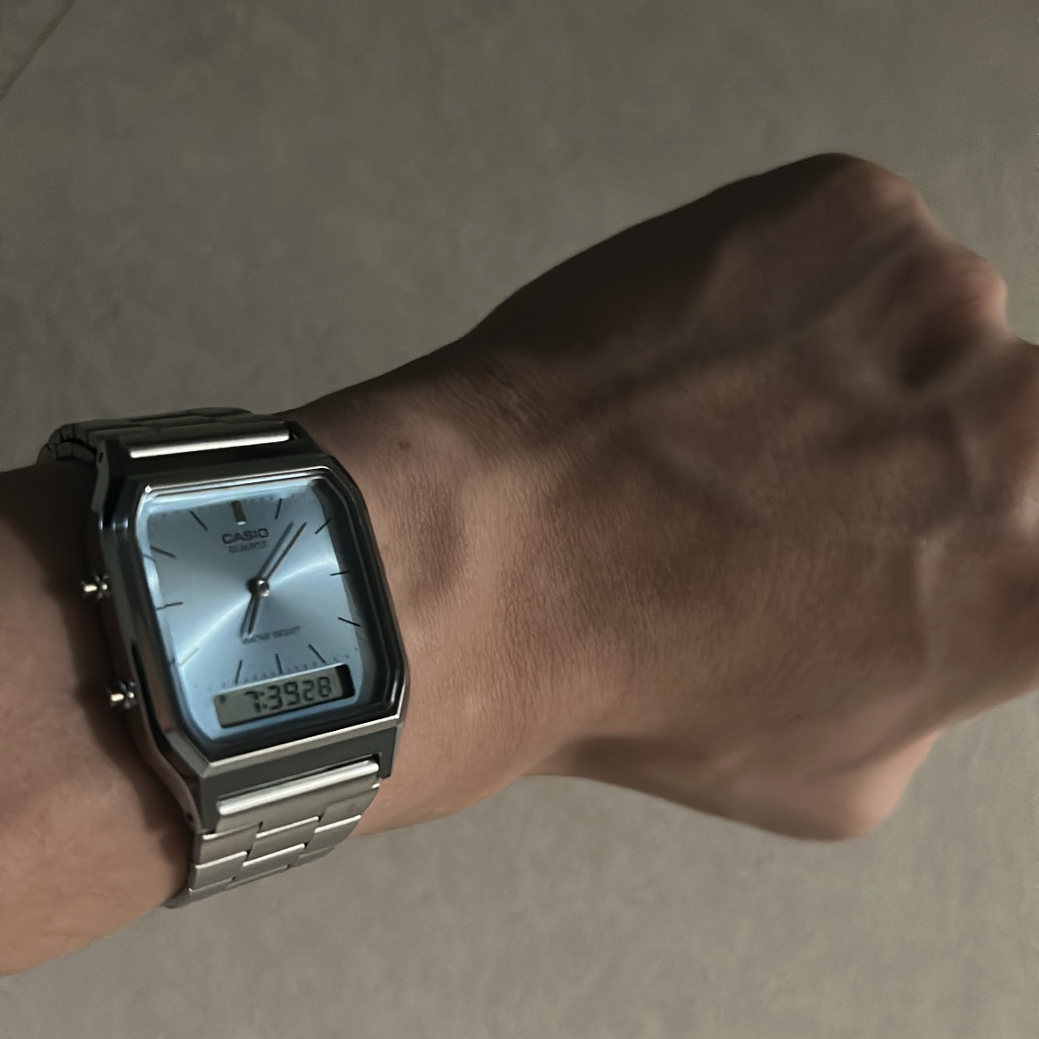 Casio AQ-230A-2A1MQY 착용 스타일
