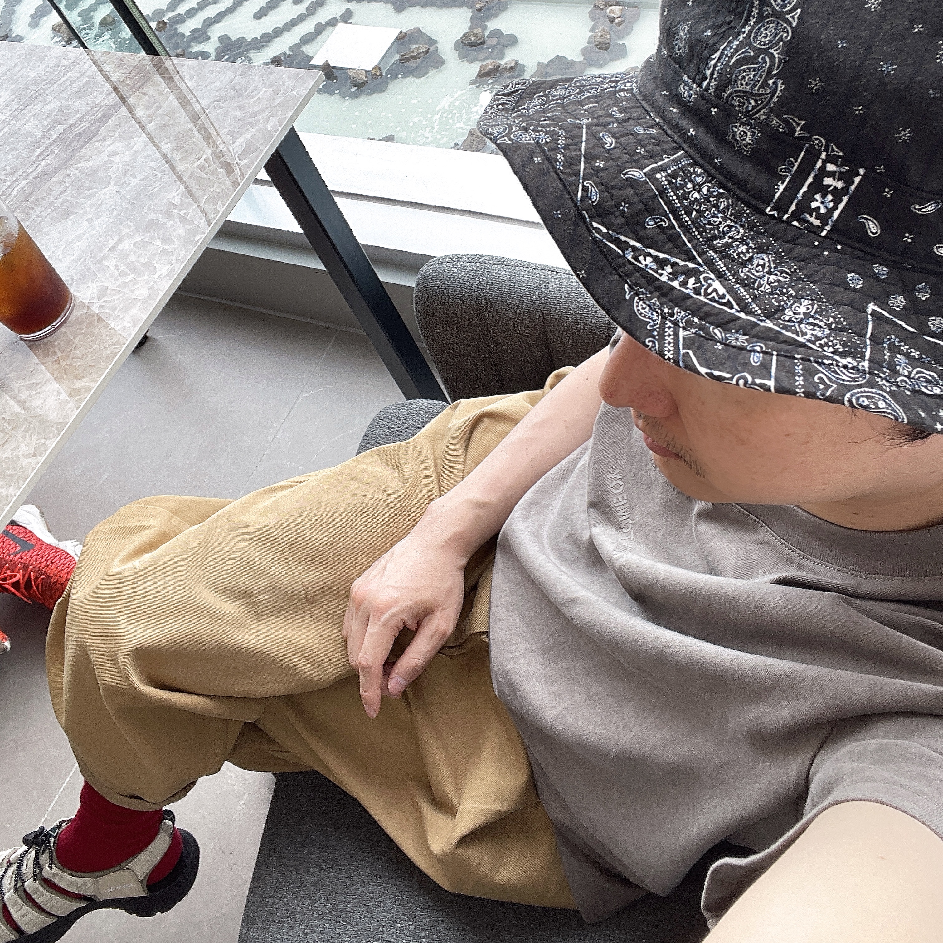 Keen x Gramicci Newport Retro Natural Ponderosa Pine 착용 스타일